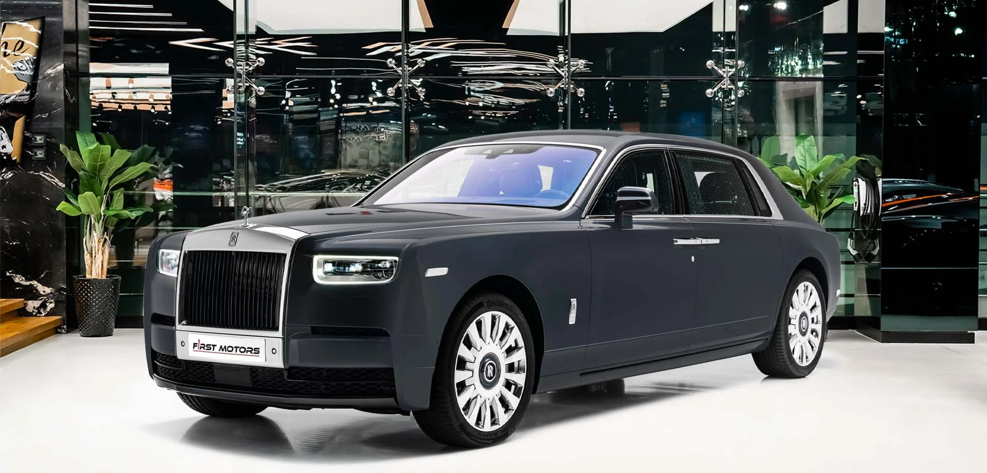 2021 Rolls-Royce Phantom Extended angeboten von einem Fachhändler in Dubai, Vereinigte Arabische Emirate, Hauptfoto