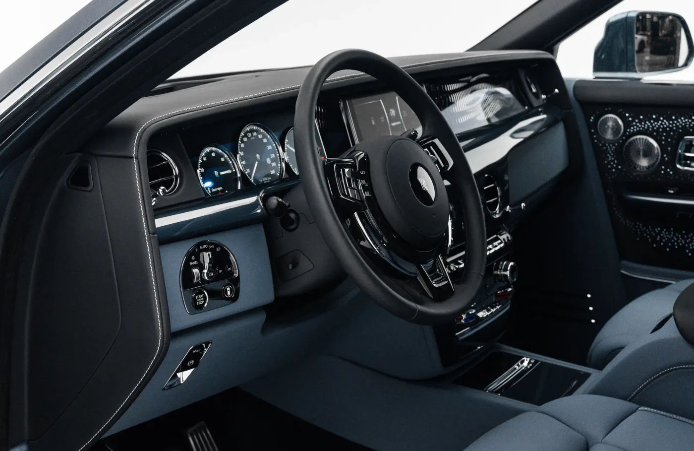2021 Rolls-Royce Phantom Extended angeboten von einem Fachhändler in Dubai, Vereinigte Arabische Emirate, Foto 5 von 10