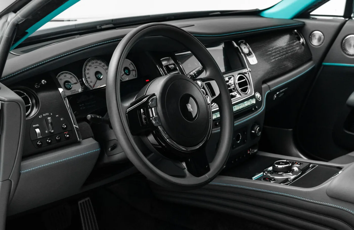 2021 Rolls-Royce Wraith offered by a specialist dealer in Dubai, United Arab Emirates, photo 5 of 10