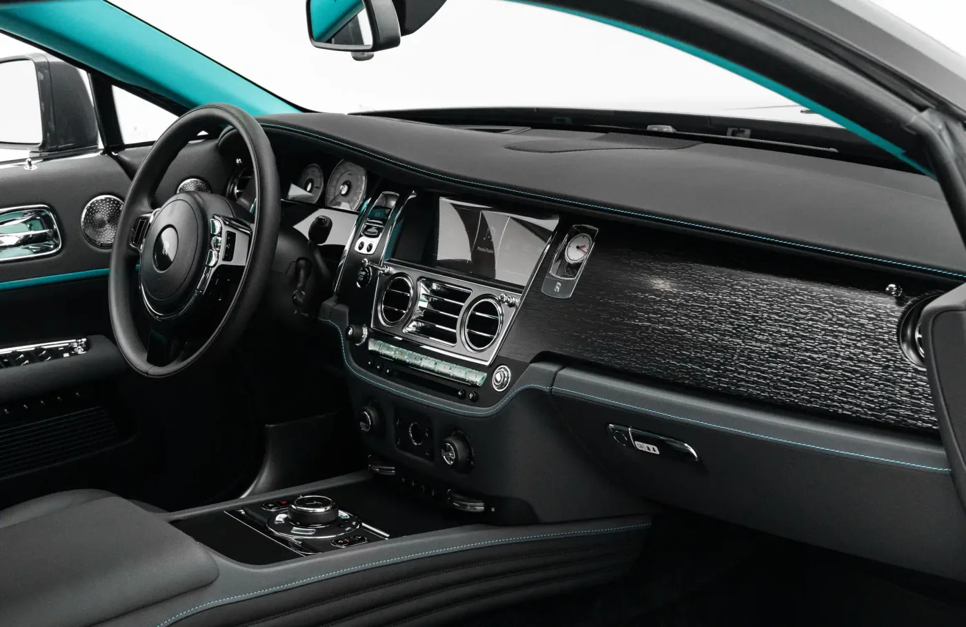 2021 Rolls-Royce Wraith offered by a specialist dealer in Dubai, United Arab Emirates, photo 6 of 10