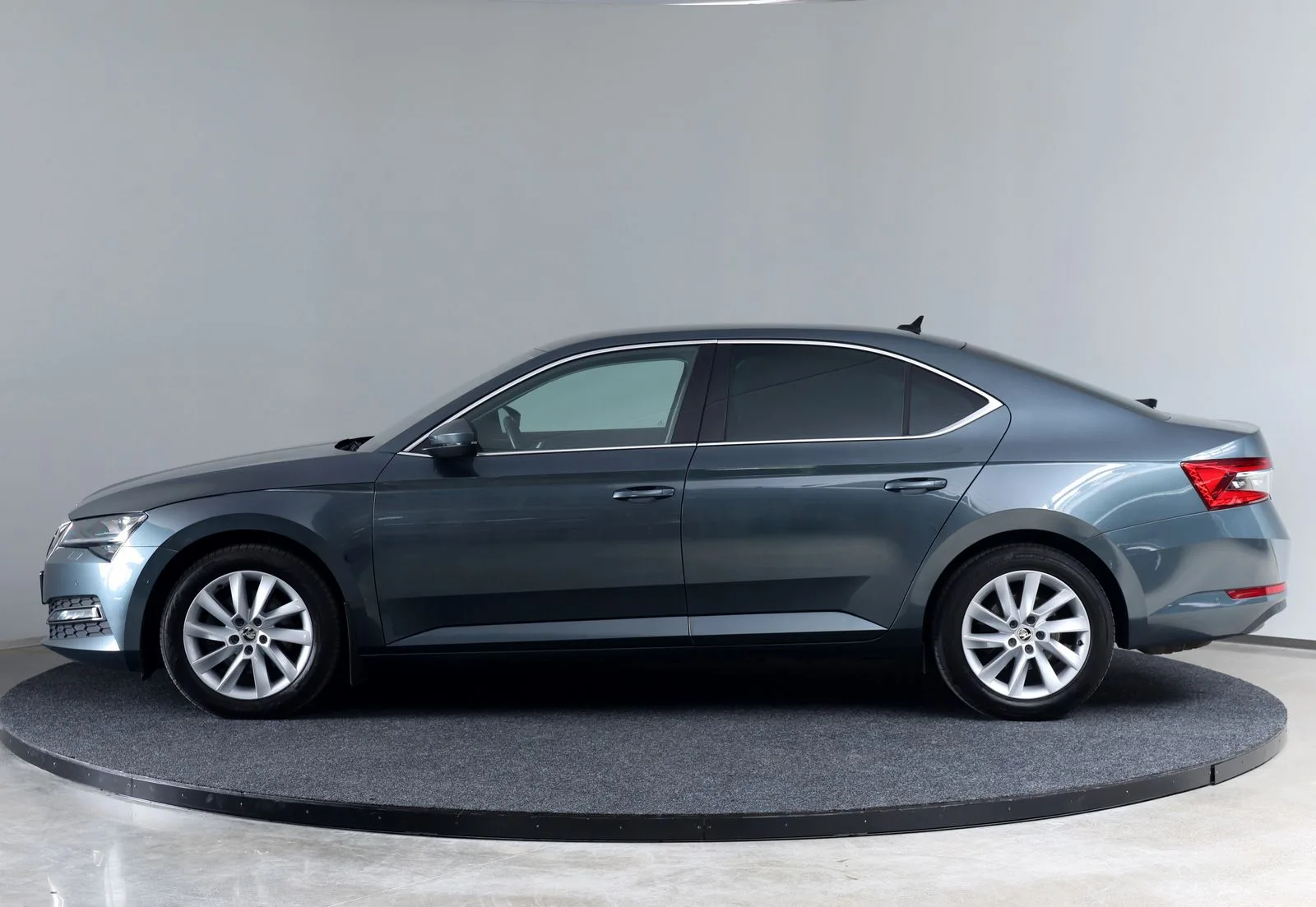 2021 Škoda Superb 2.0 TDI 4x4 Style, 5/24
