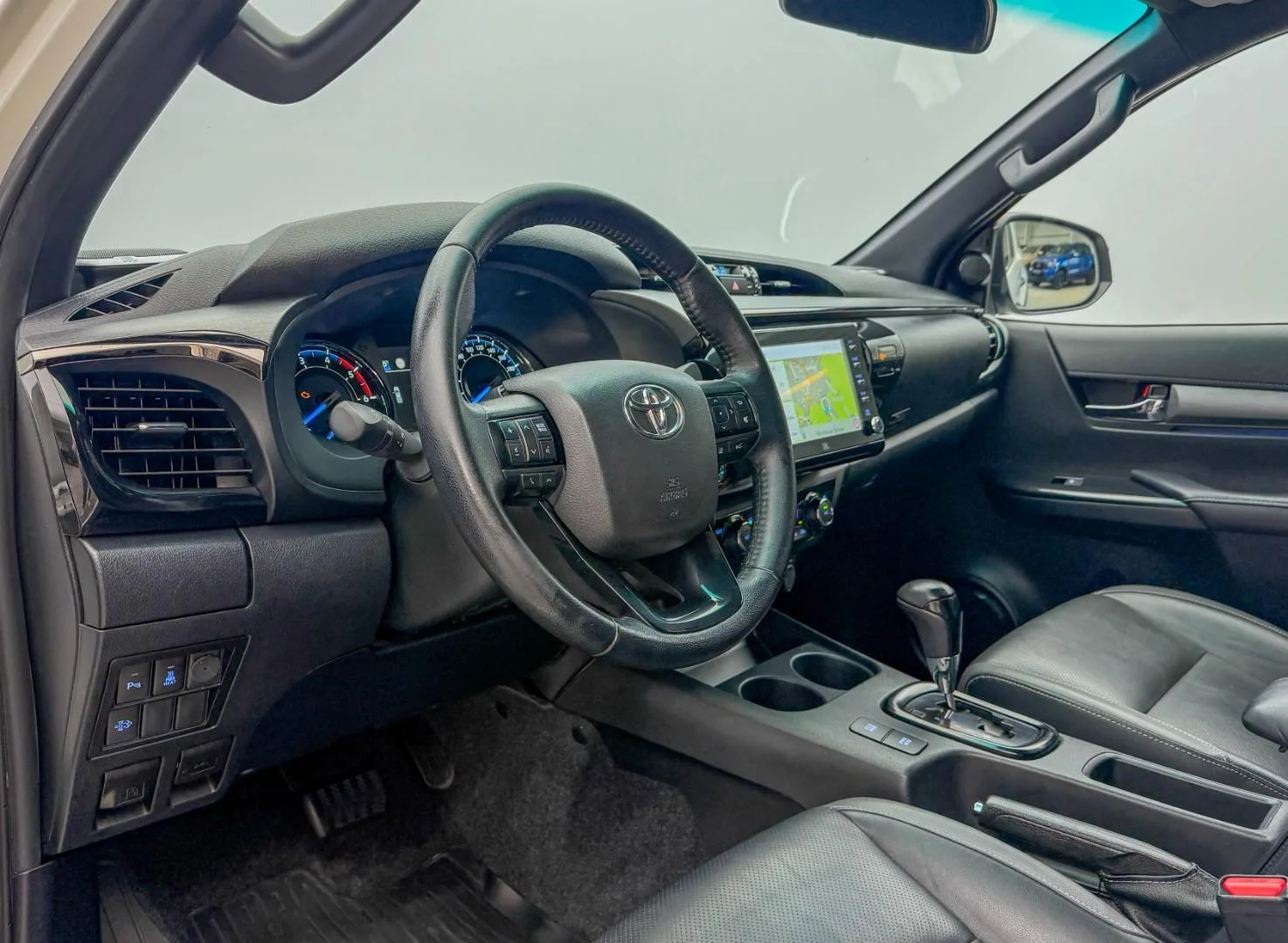 2021 Toyota Hilux Invincible, 11/29