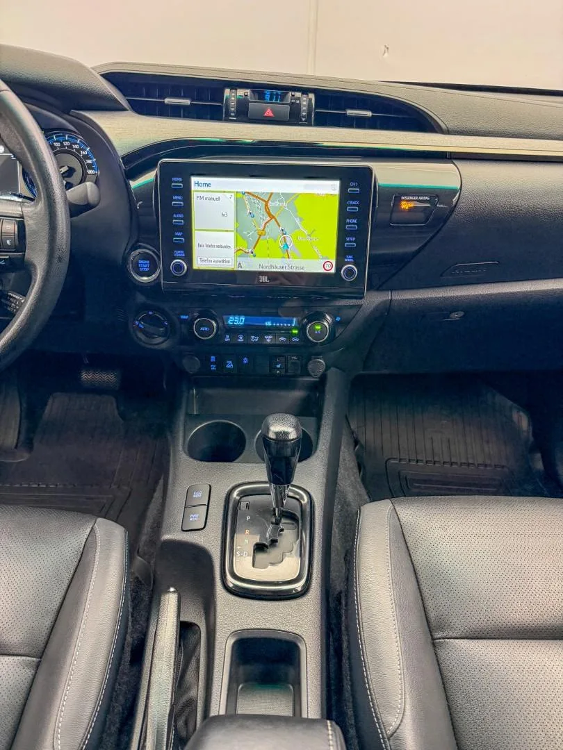 2021 Toyota Hilux Invincible, 14/29