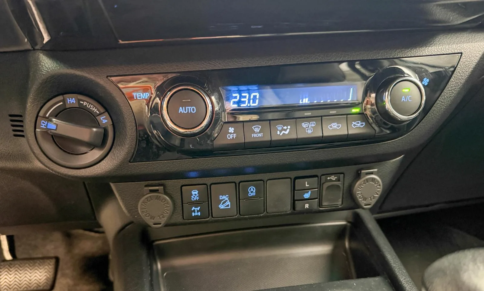 2021 Toyota Hilux Invincible, 15/29