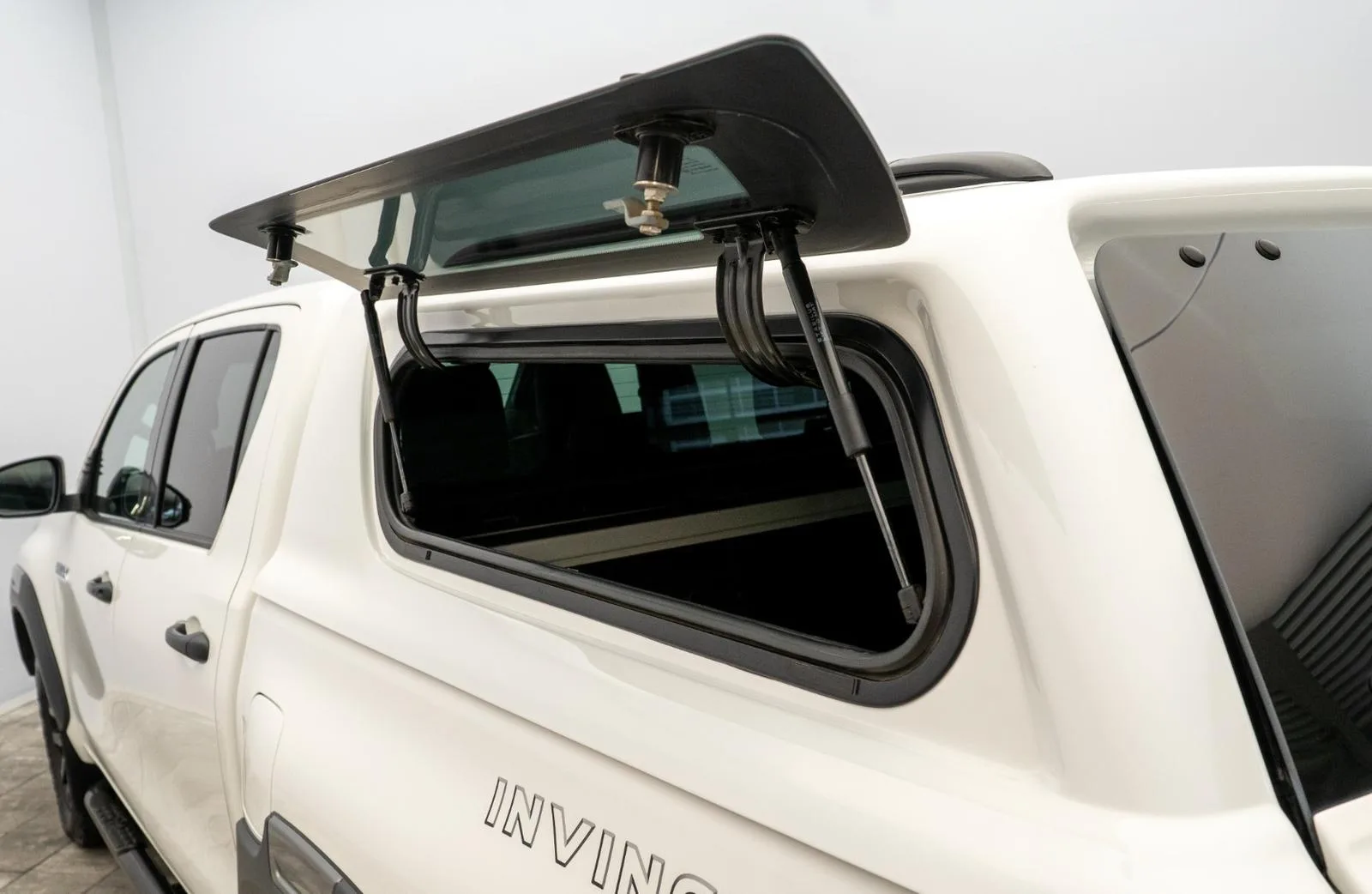 2021 Toyota Hilux Invincible, 24/29