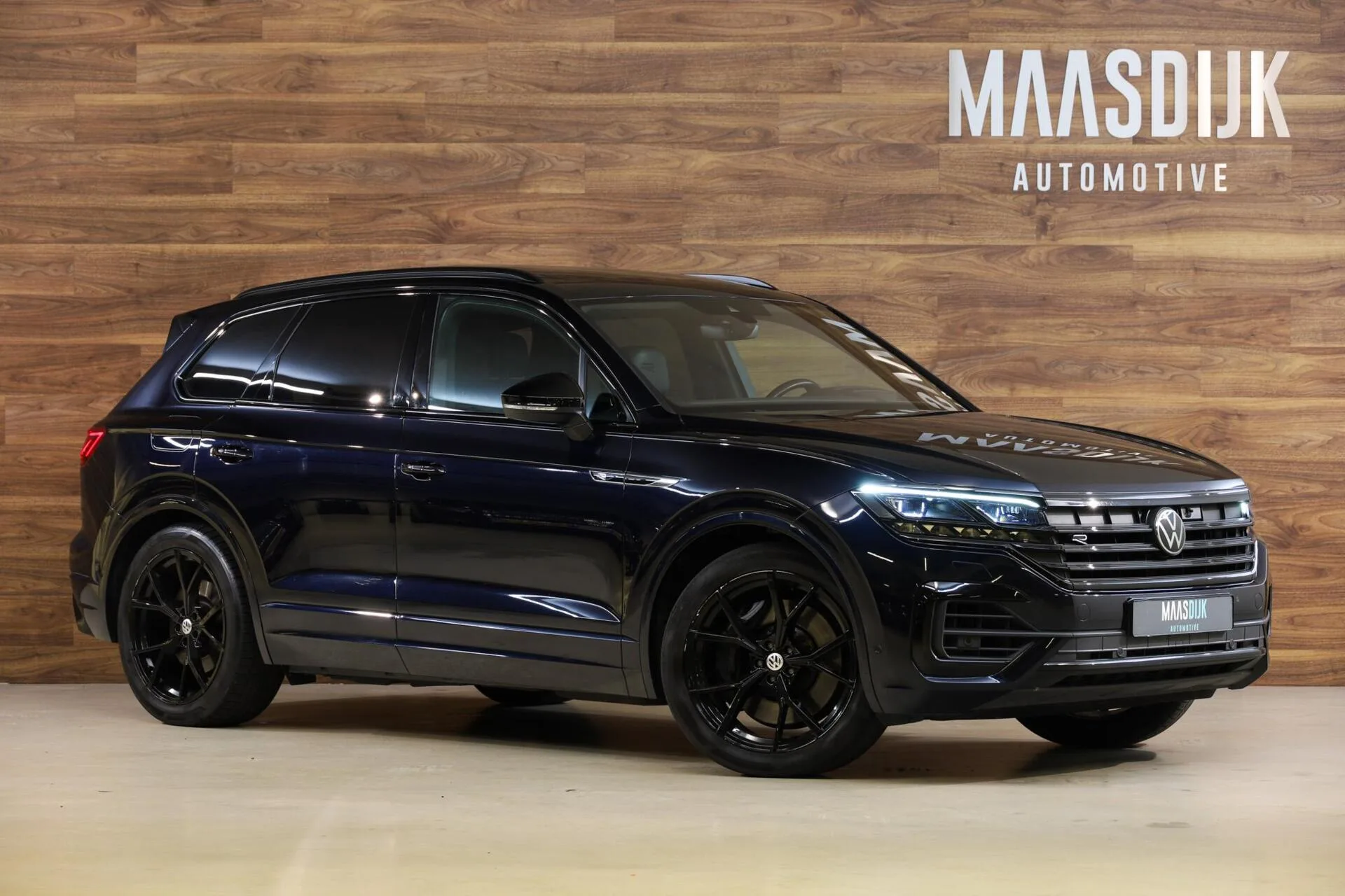 2021 Volkswagen Touareg R, 4/30