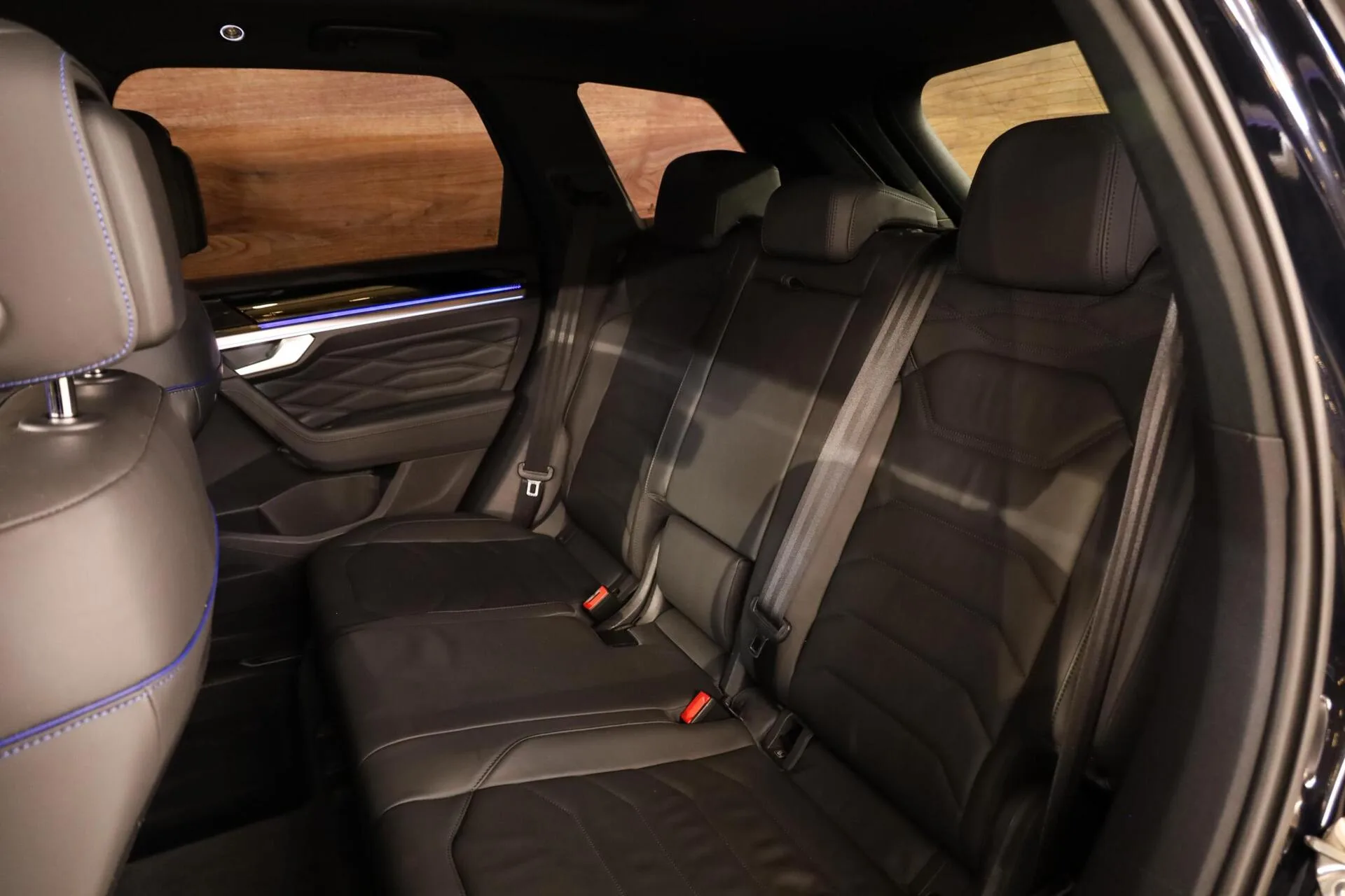 2021 Volkswagen Touareg R, 9/30