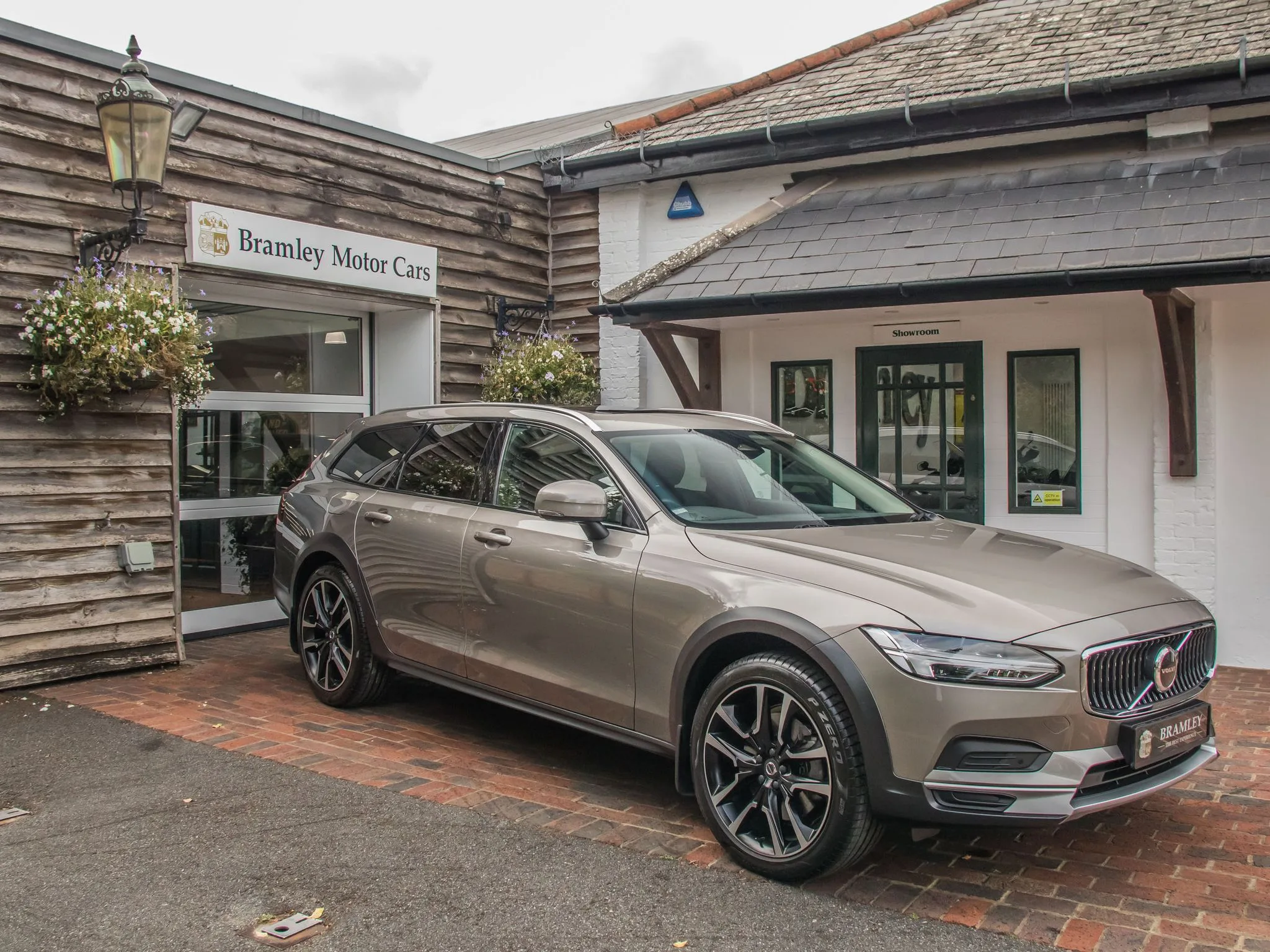 2021 Volvo V90 Cross Country B5 AWD, 2/23