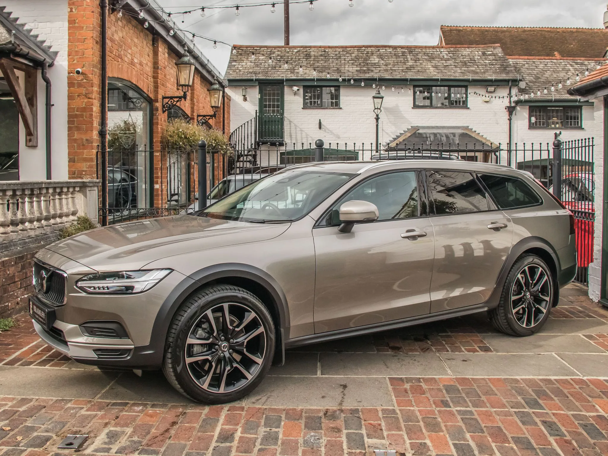 2021 Volvo V90 Cross Country B5 AWD, 6/23
