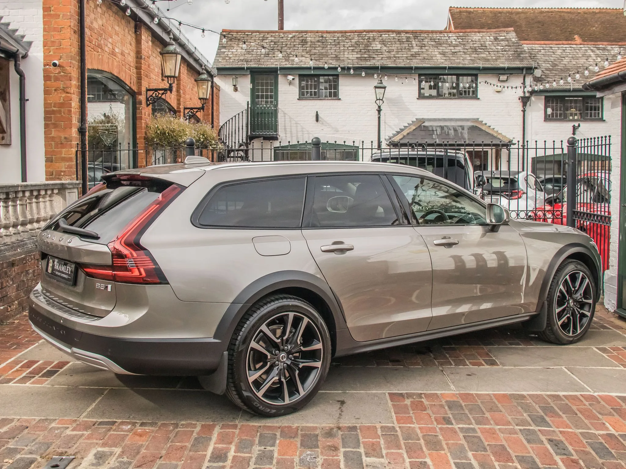 2021 Volvo V90 Cross Country B5 AWD, 9/23