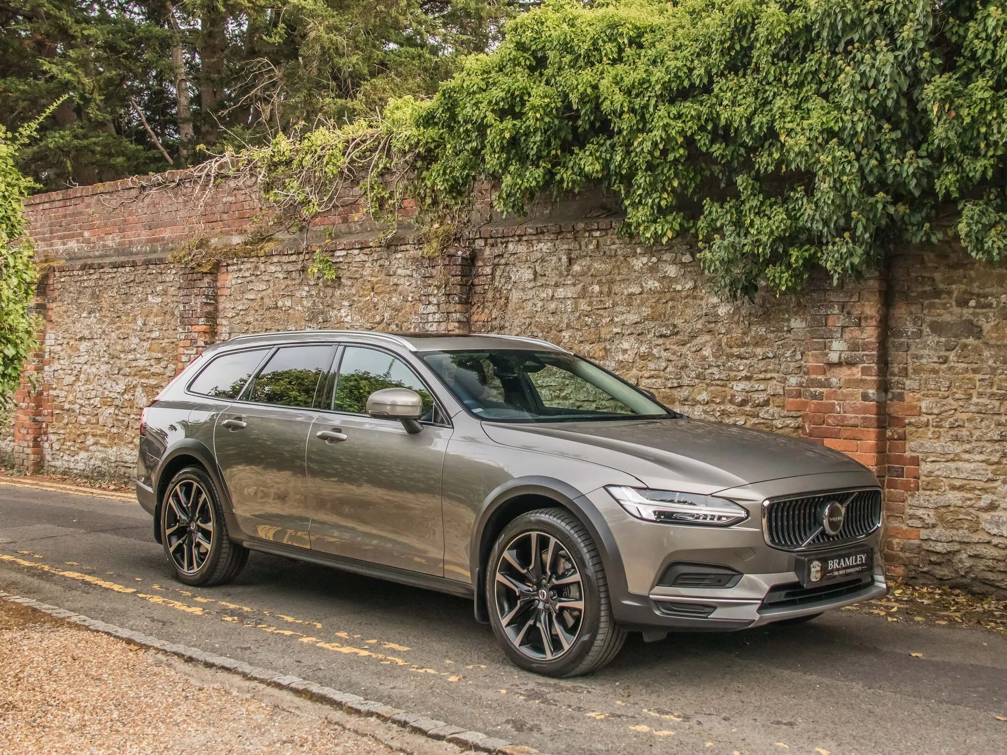 2021 Volvo V90 Cross Country B5 AWD, 12/23