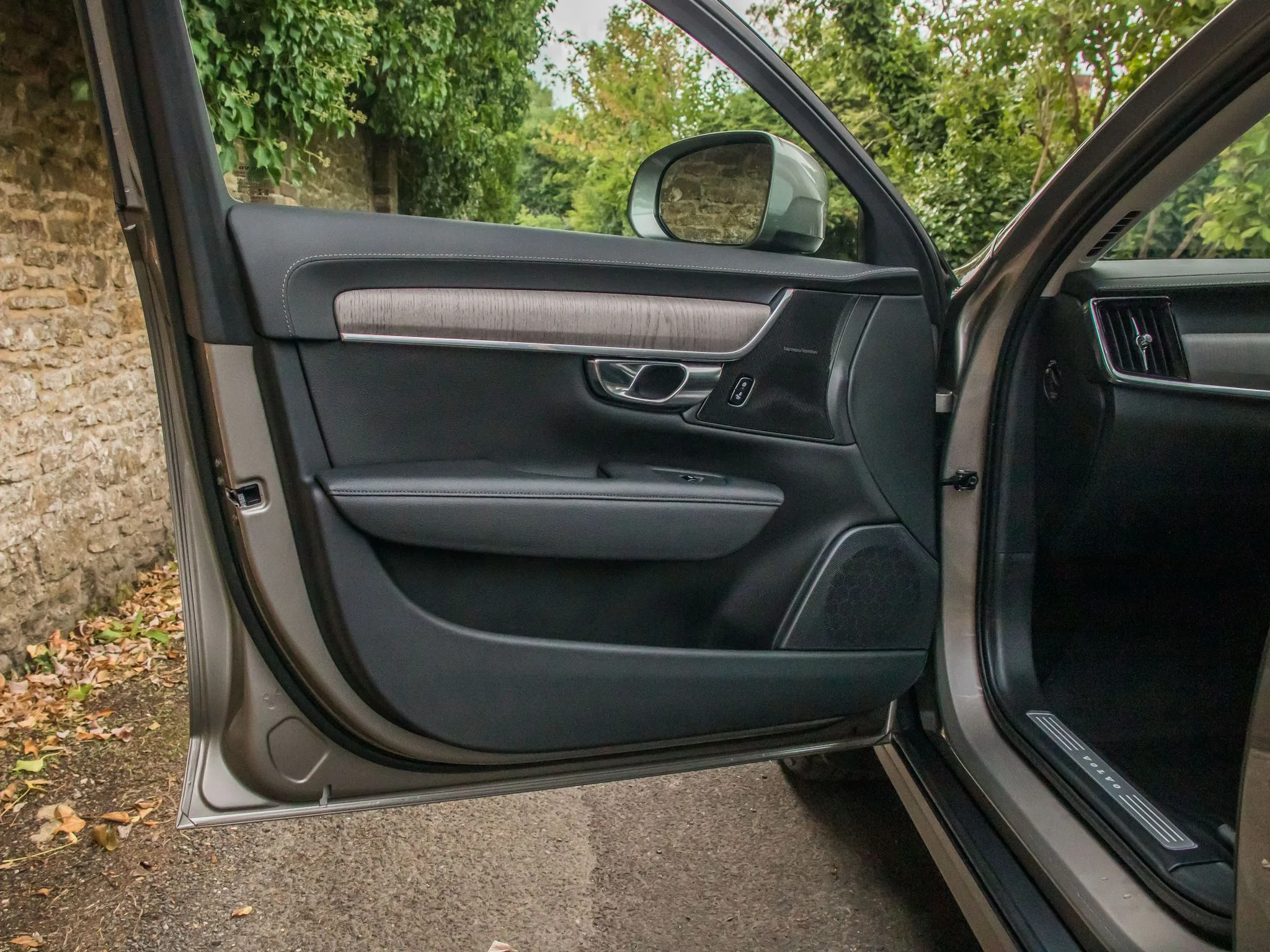 2021 Volvo V90 Cross Country B5 AWD, 15/23