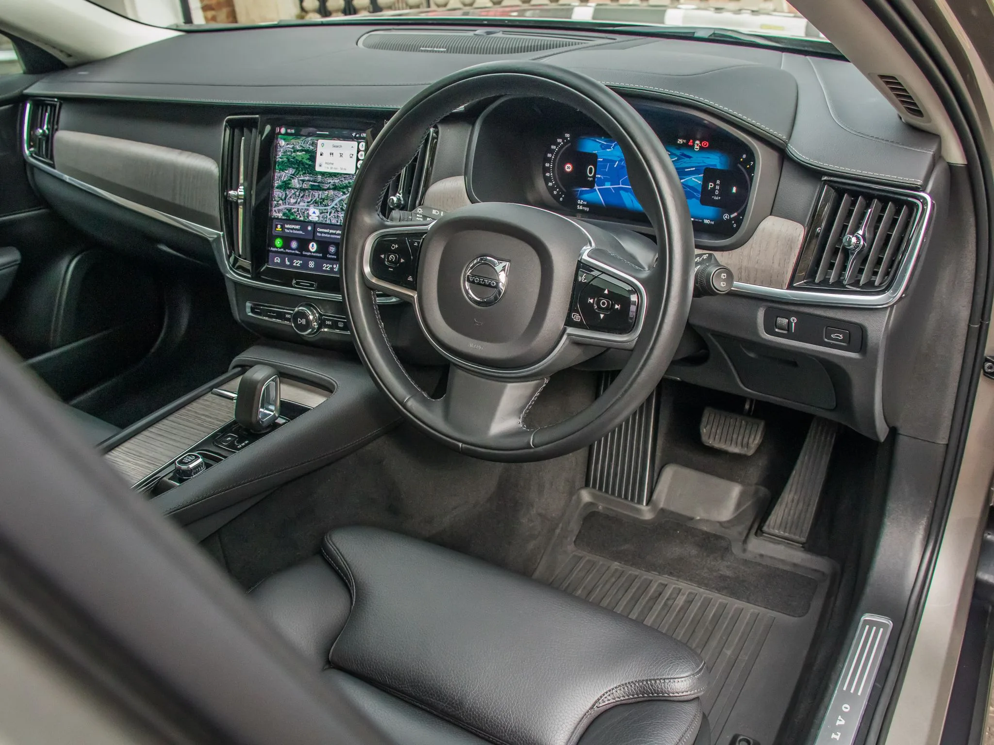2021 Volvo V90 Cross Country B5 AWD, 22/23
