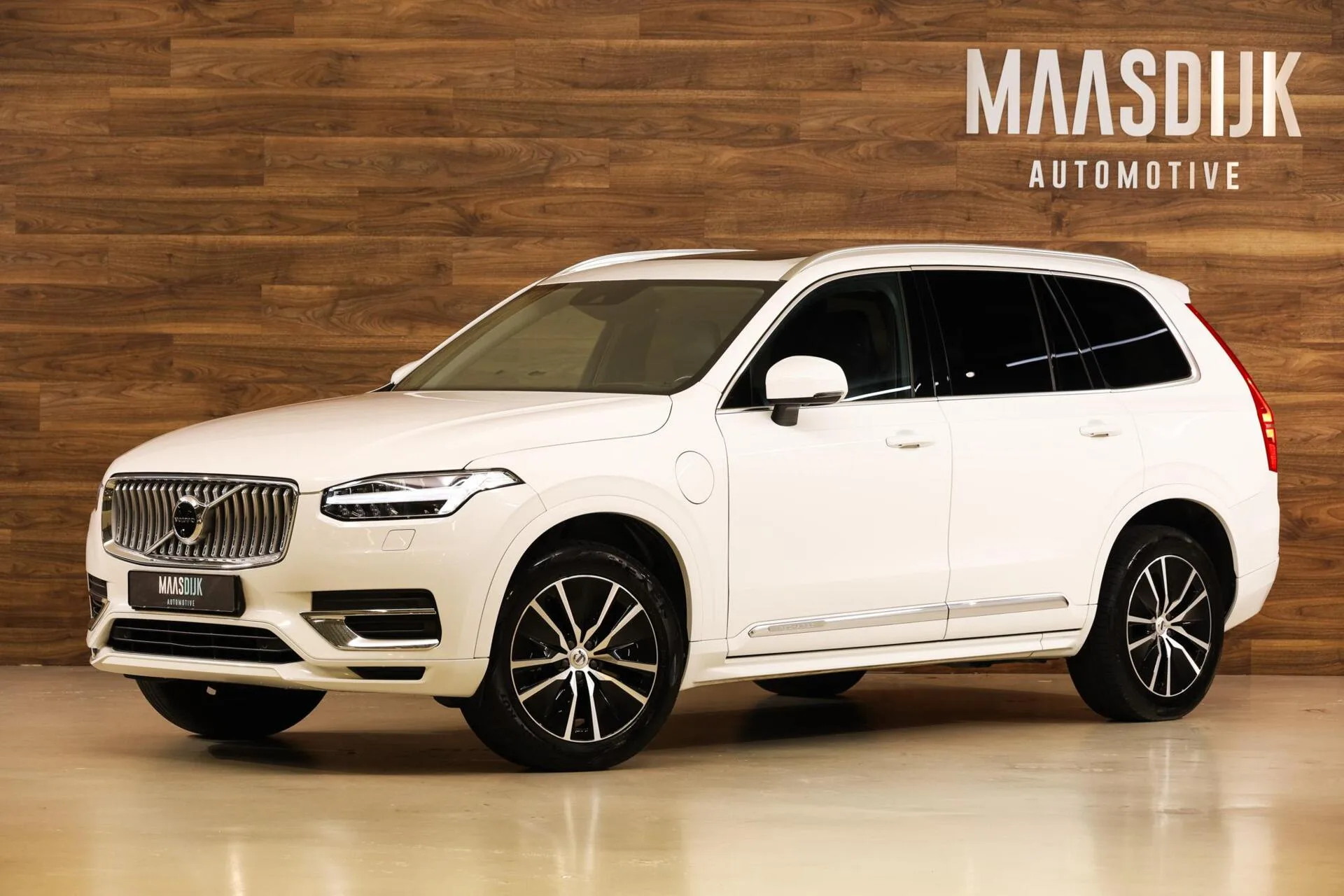 2021 Volvo XC90 T8 Recharge Inscription angeboten von einem Fachhändler in Werkendam, Niederlande, Hauptfoto