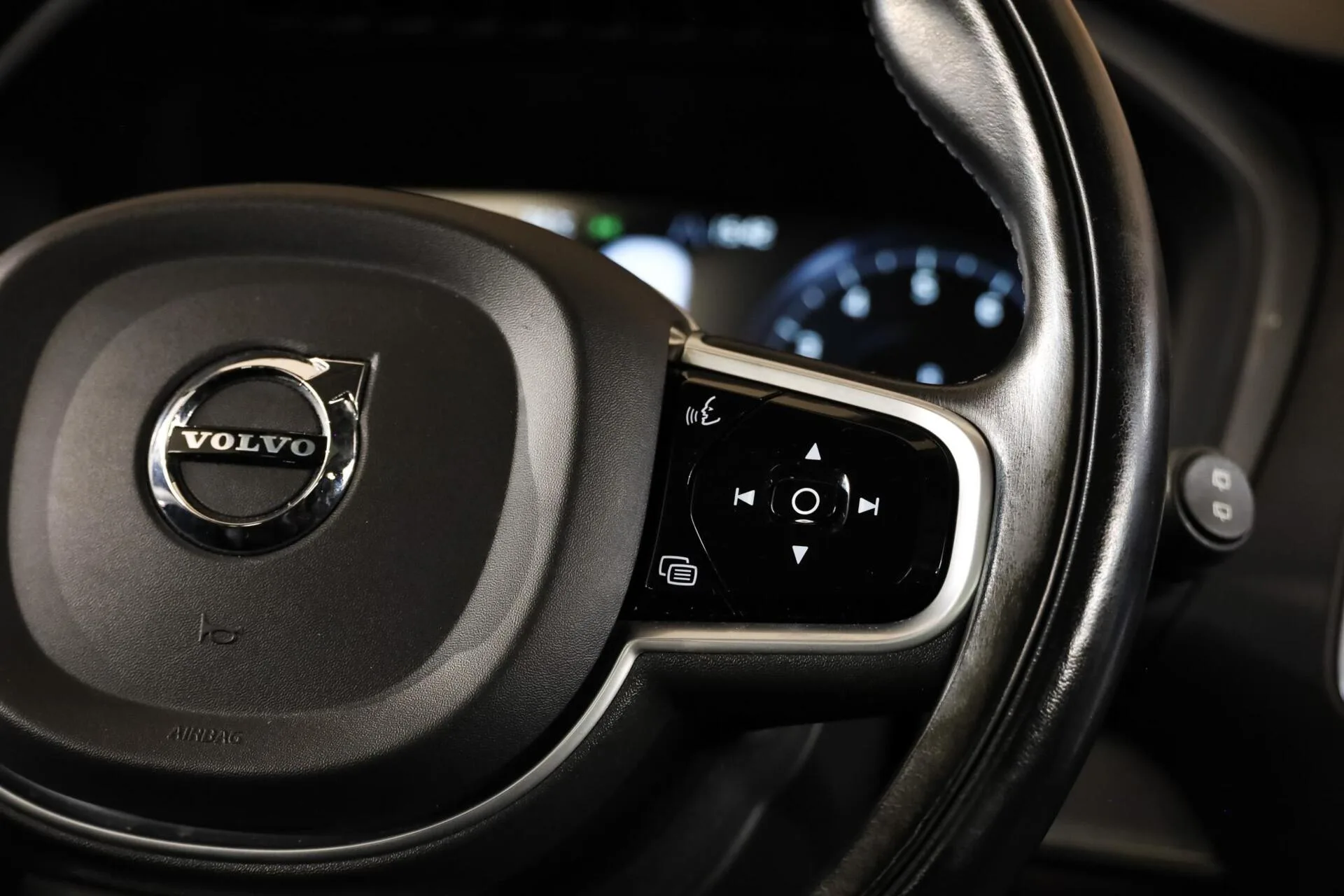 2021 Volvo XC90 T8 Recharge Inscription, 28/30
