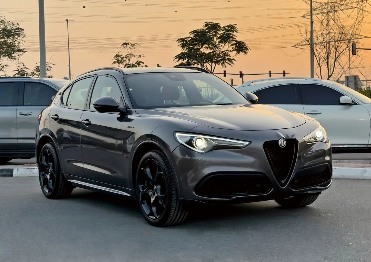 2022 Alfa Romeo Stelvio Veloce proposée par un concessionnaire spécialisé à Dubai, Émirats arabes unis, photo 3 sur 13