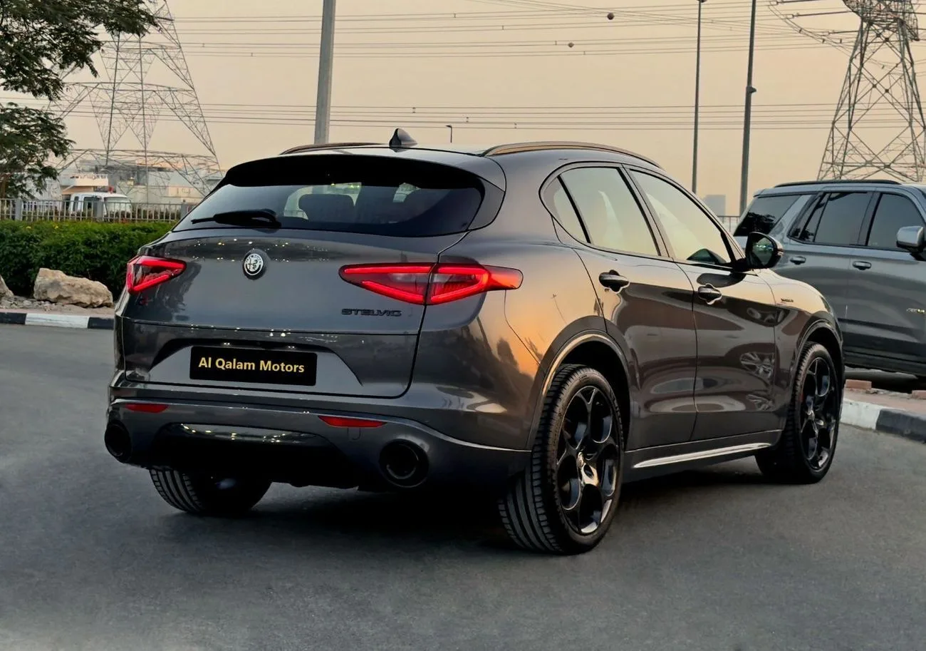 2022 Alfa Romeo Stelvio Veloce proposée par un concessionnaire spécialisé à Dubai, Émirats arabes unis, photo 5 sur 13