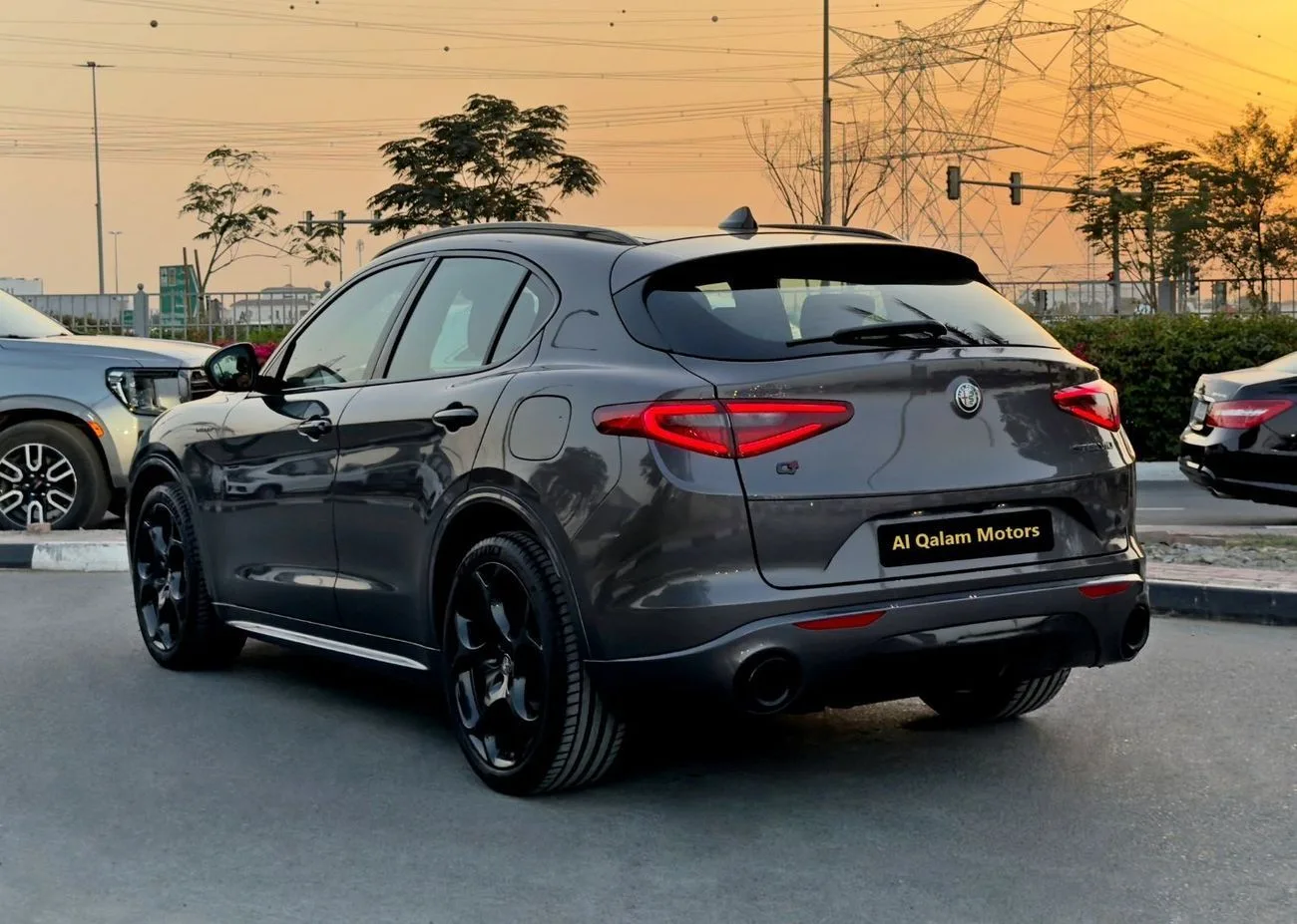 2022 Alfa Romeo Stelvio Veloce proposée par un concessionnaire spécialisé à Dubai, Émirats arabes unis, photo 7 sur 13