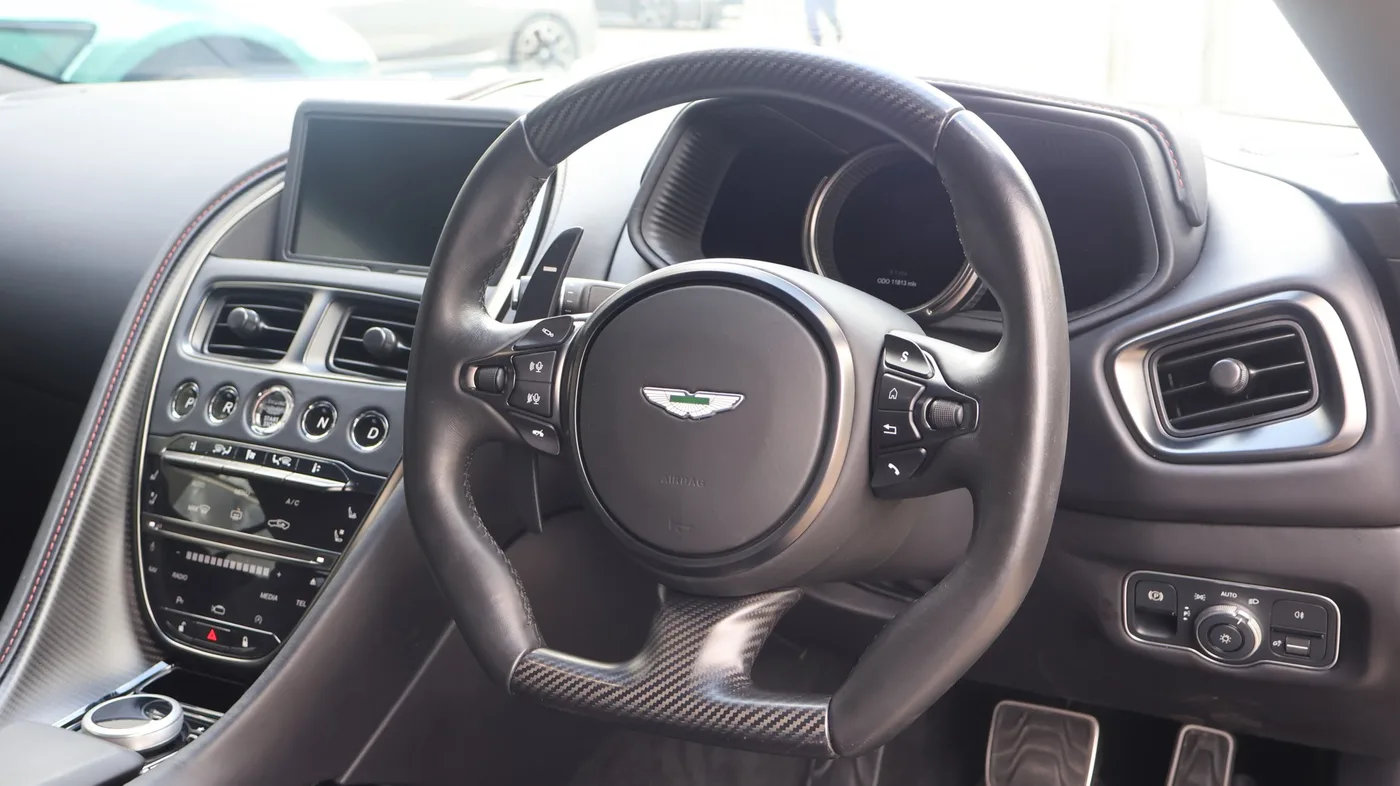 2022 Aston Martin DB11 V12 proposée par un groupe de concessions agréées à Pangbourne, Royaume-Uni, photo 4 sur 25