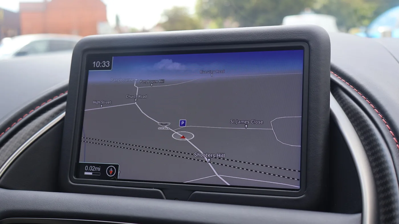 2022 Aston Martin DB11 V12 proposée par un groupe de concessions agréées à Pangbourne, Royaume-Uni, photo 16 sur 25