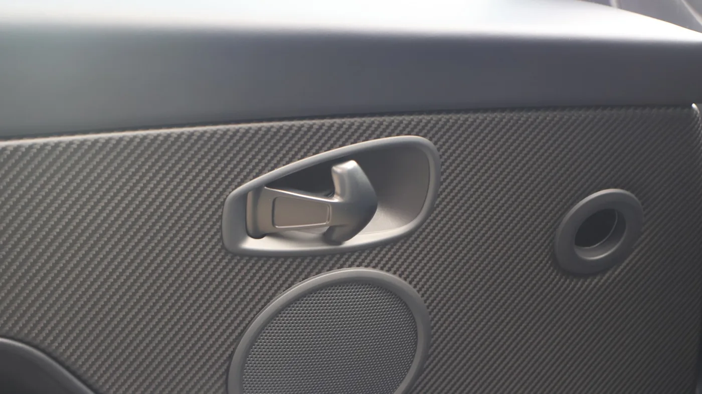 2022 Aston Martin DB11 V12 proposée par un groupe de concessions agréées à Pangbourne, Royaume-Uni, photo 22 sur 25