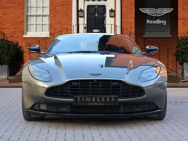 2022 Aston Martin DB11 V8, 7/30