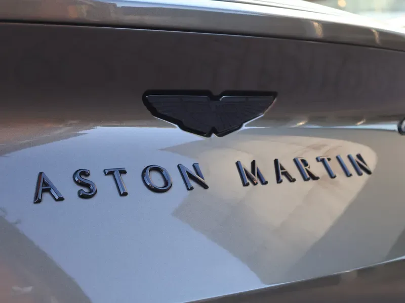 2022 Aston Martin DB11 V8, 8/30