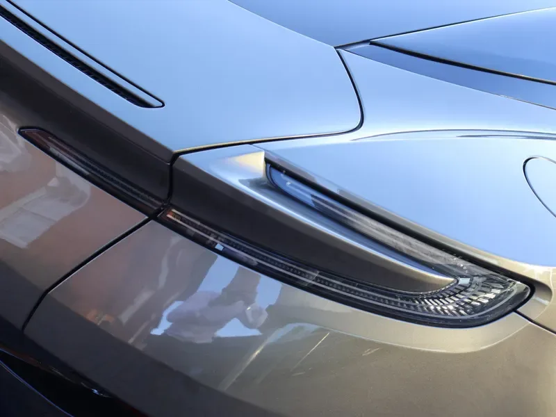 2022 Aston Martin DB11 V8, 12/30