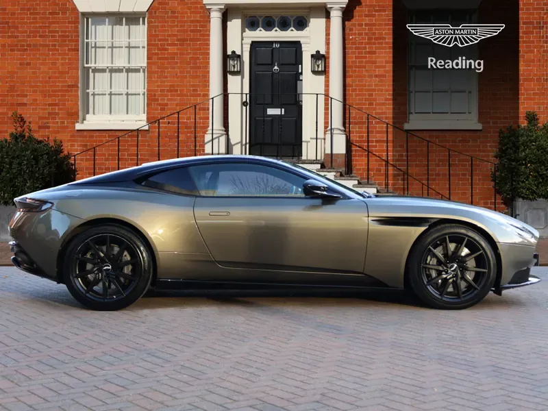 2022 Aston Martin DB11 V8, 13/30
