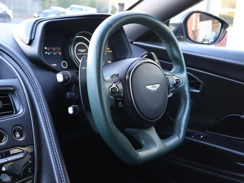 2022 Aston Martin DB11 V8, 16/30