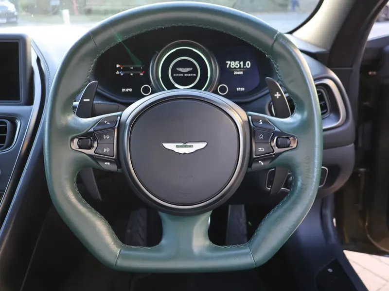 2022 Aston Martin DB11 V8, 17/30