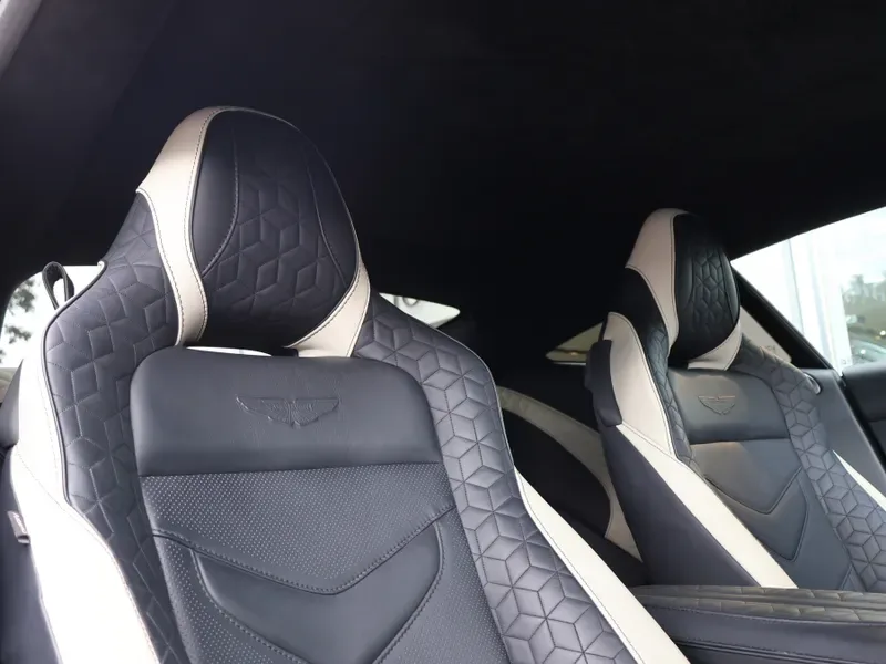 2022 Aston Martin DBS Superleggera, 5/30