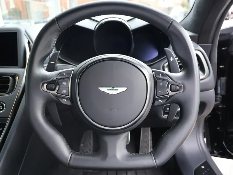 2022 Aston Martin DBS Superleggera, 8/30
