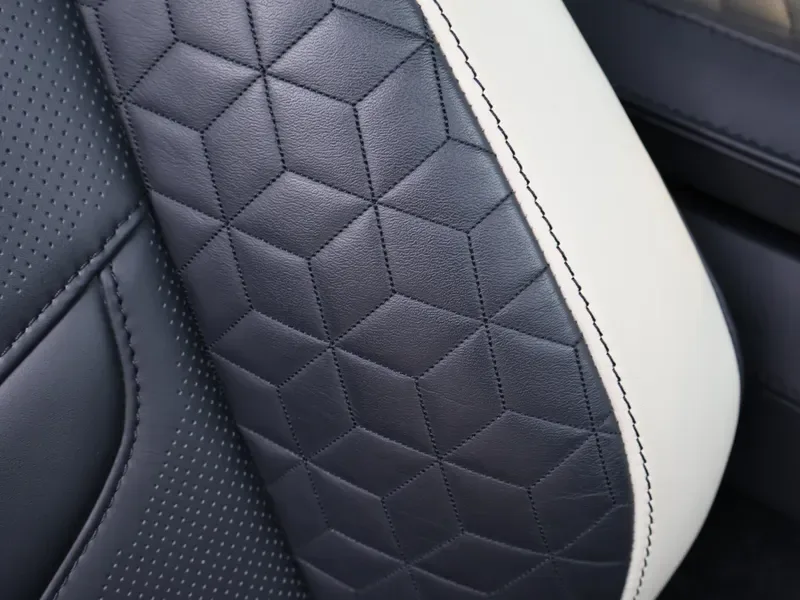 2022 Aston Martin DBS Superleggera, 15/30