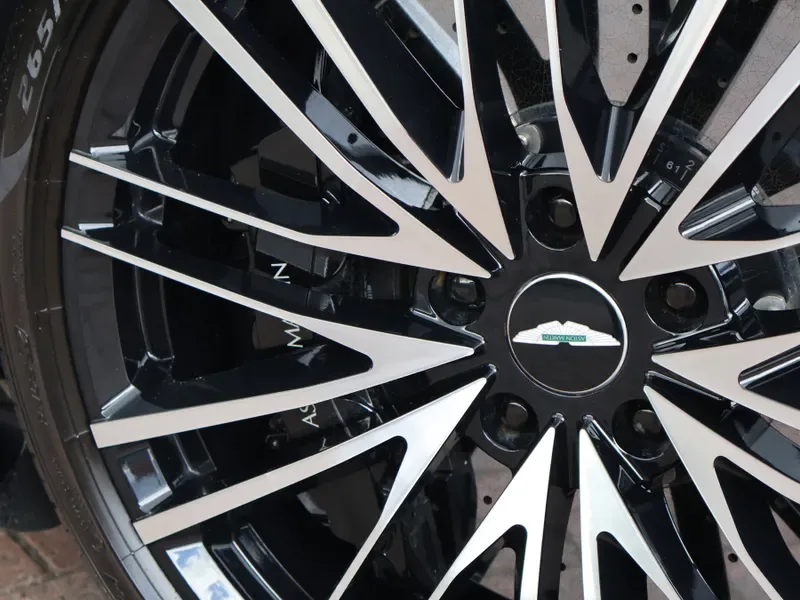 2022 Aston Martin DBS Superleggera, 26/30