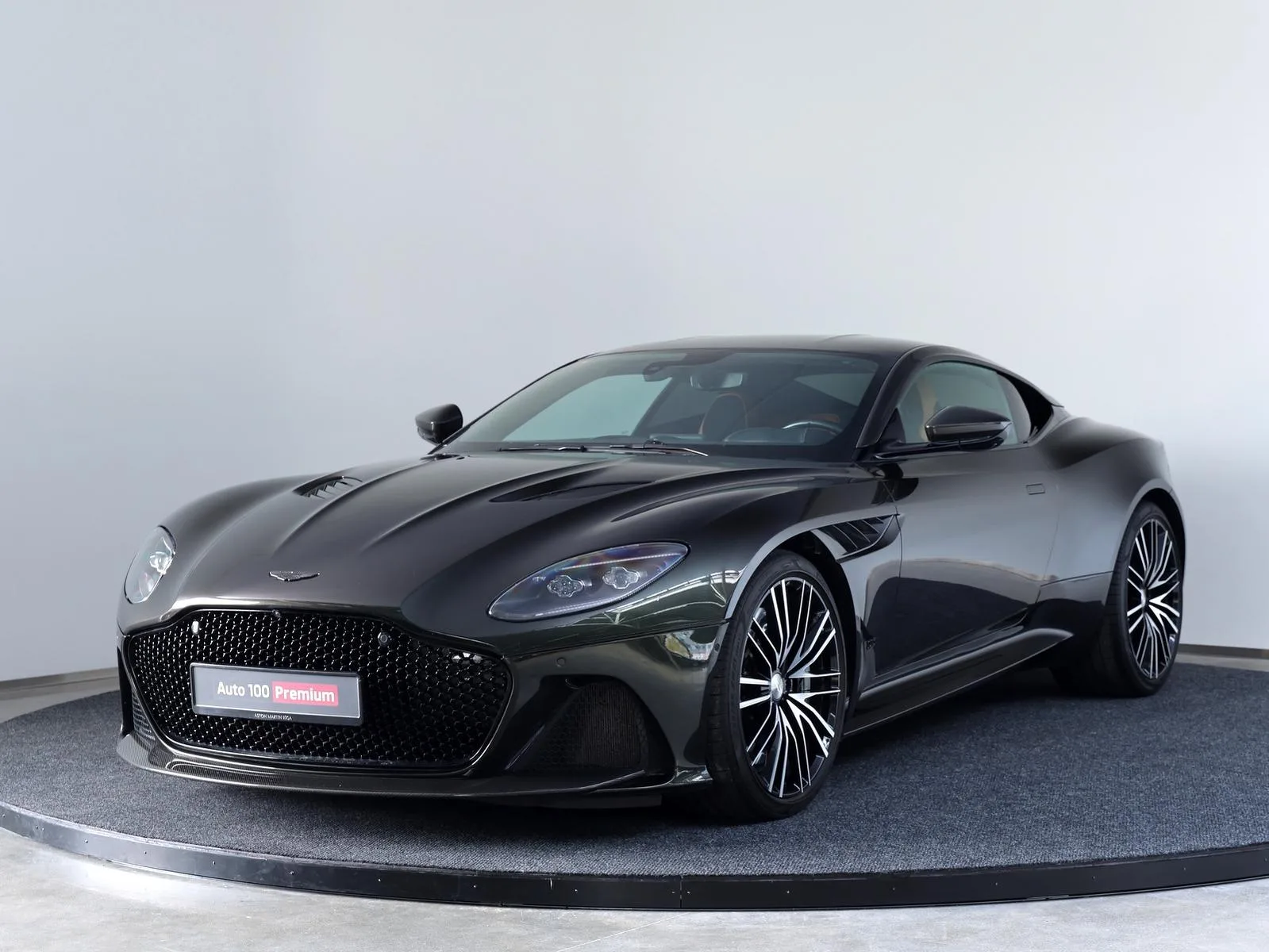2022 Aston Martin DBS Superleggera angeboten von einem Fachhändler in Tallinn, Estland, Hauptfoto