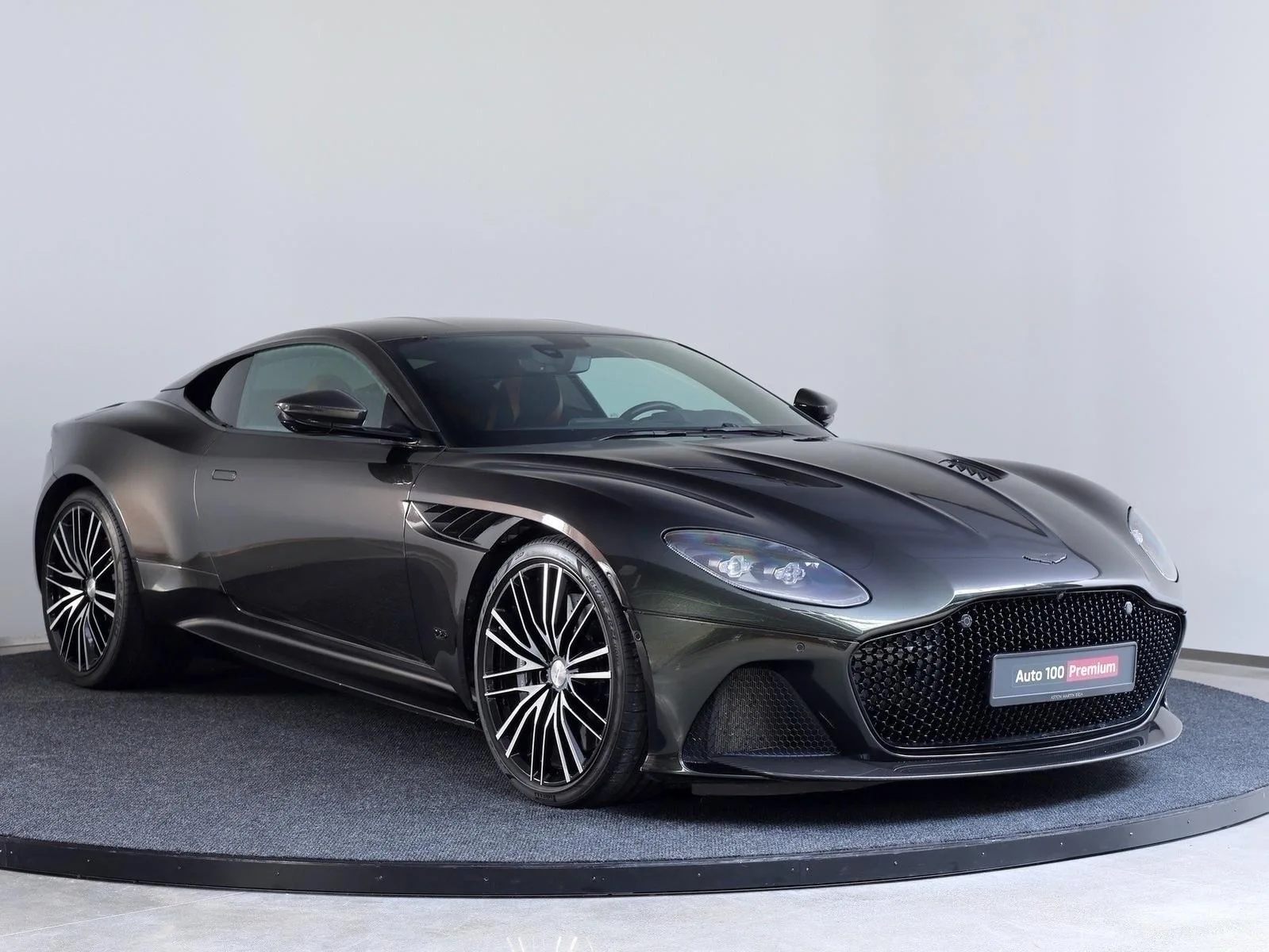 2022 Aston Martin DBS Superleggera, 3/30