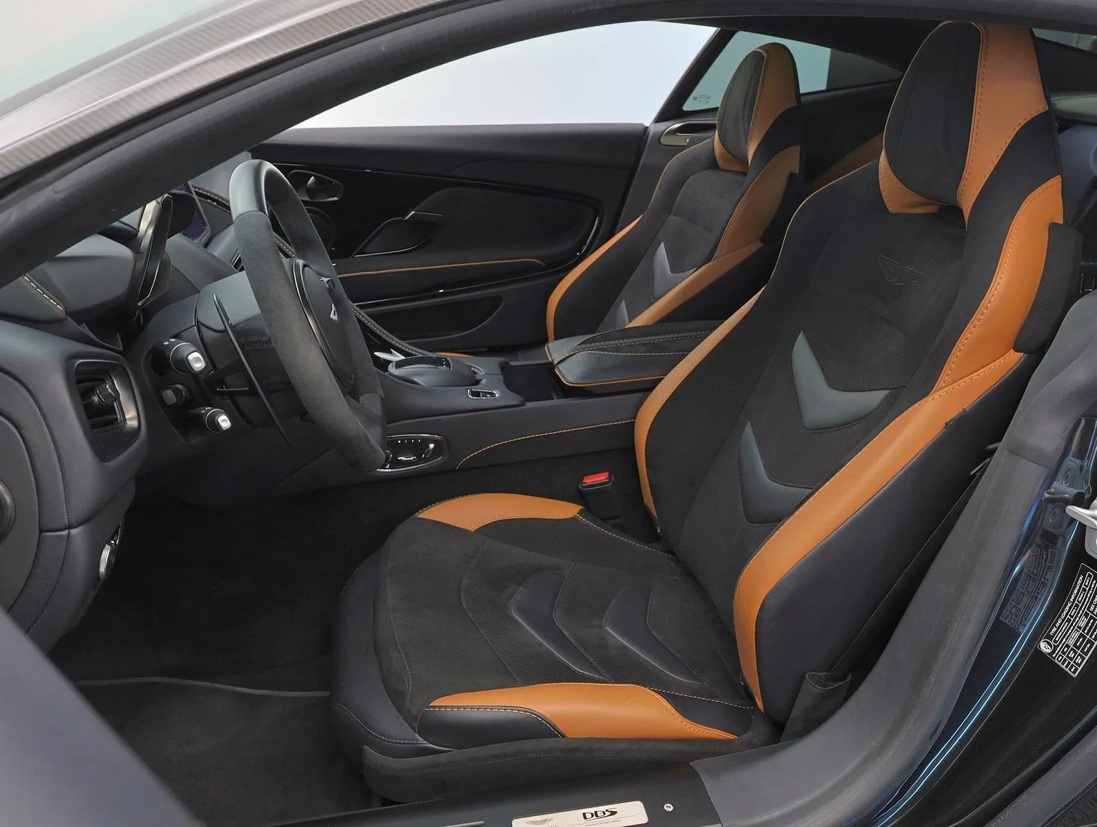 2022 Aston Martin DBS Superleggera, 10/30