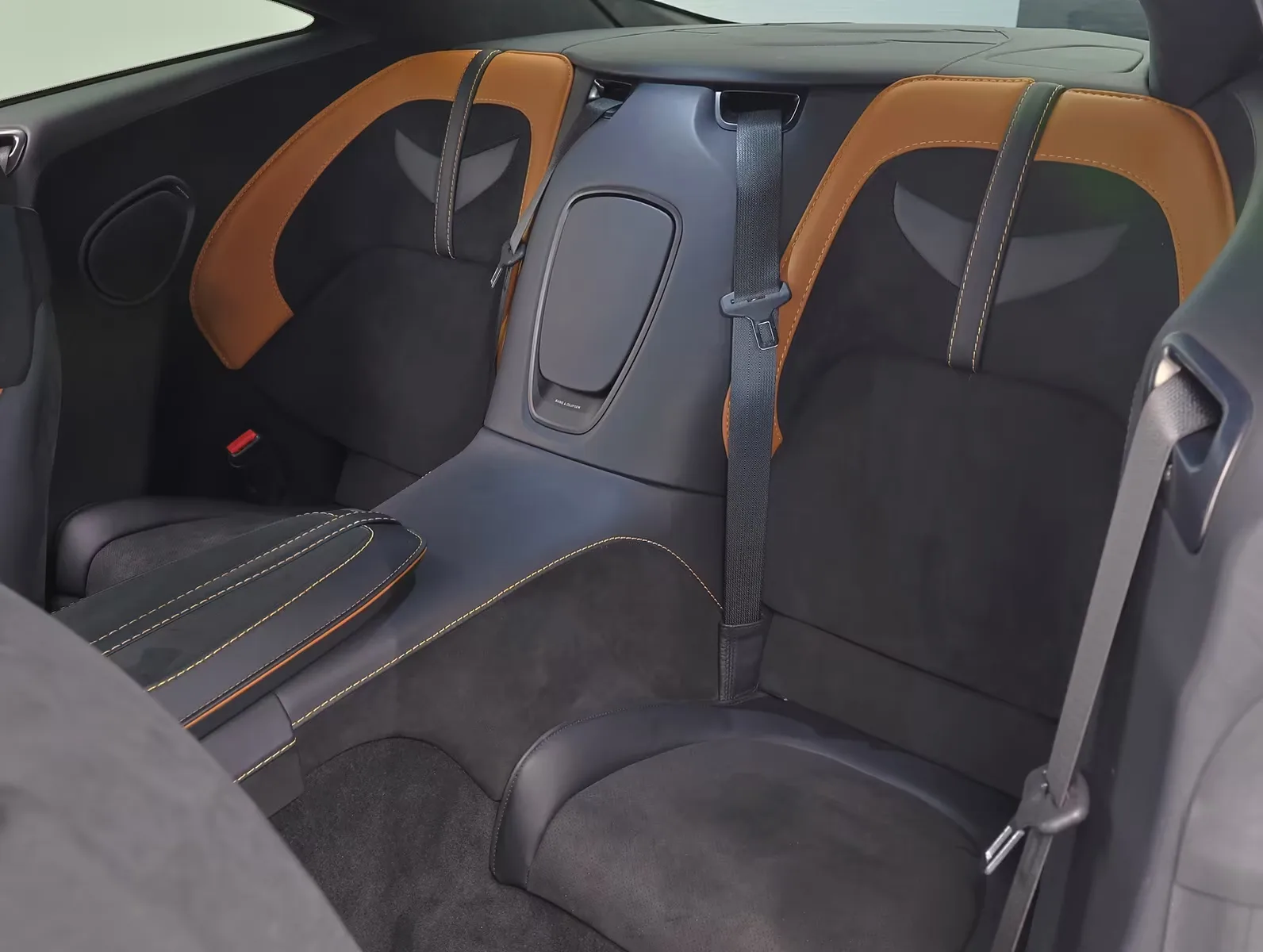 2022 Aston Martin DBS Superleggera, 16/30