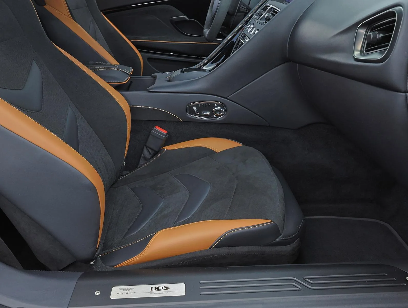 2022 Aston Martin DBS Superleggera, 19/30