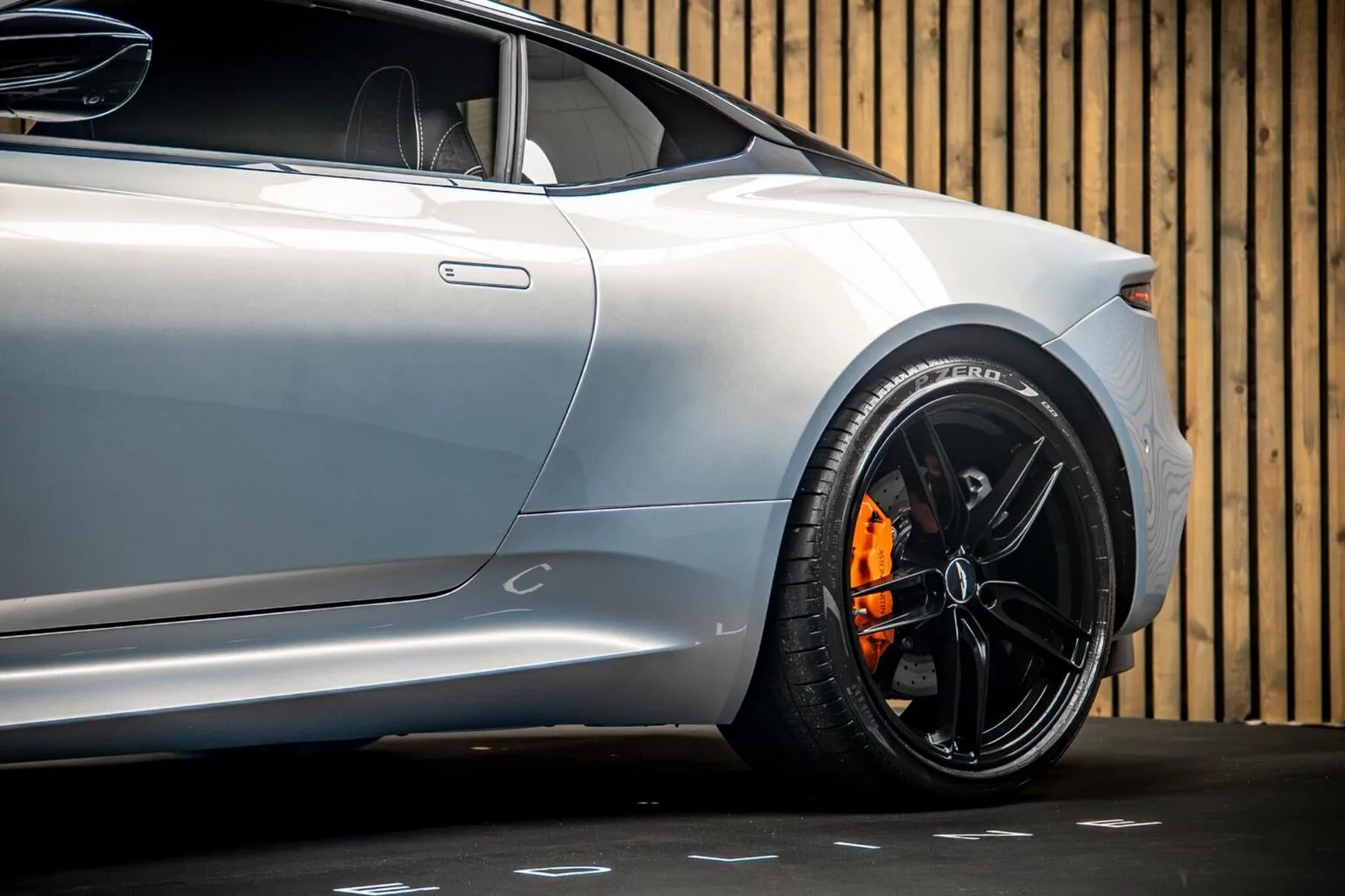 2022 Aston Martin DBS Superleggera, 15/30
