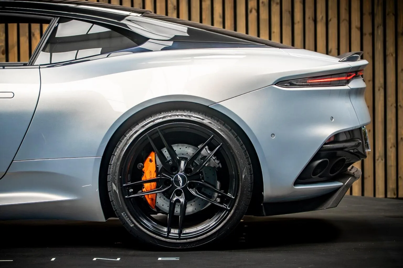 2022 Aston Martin DBS Superleggera, 17/30