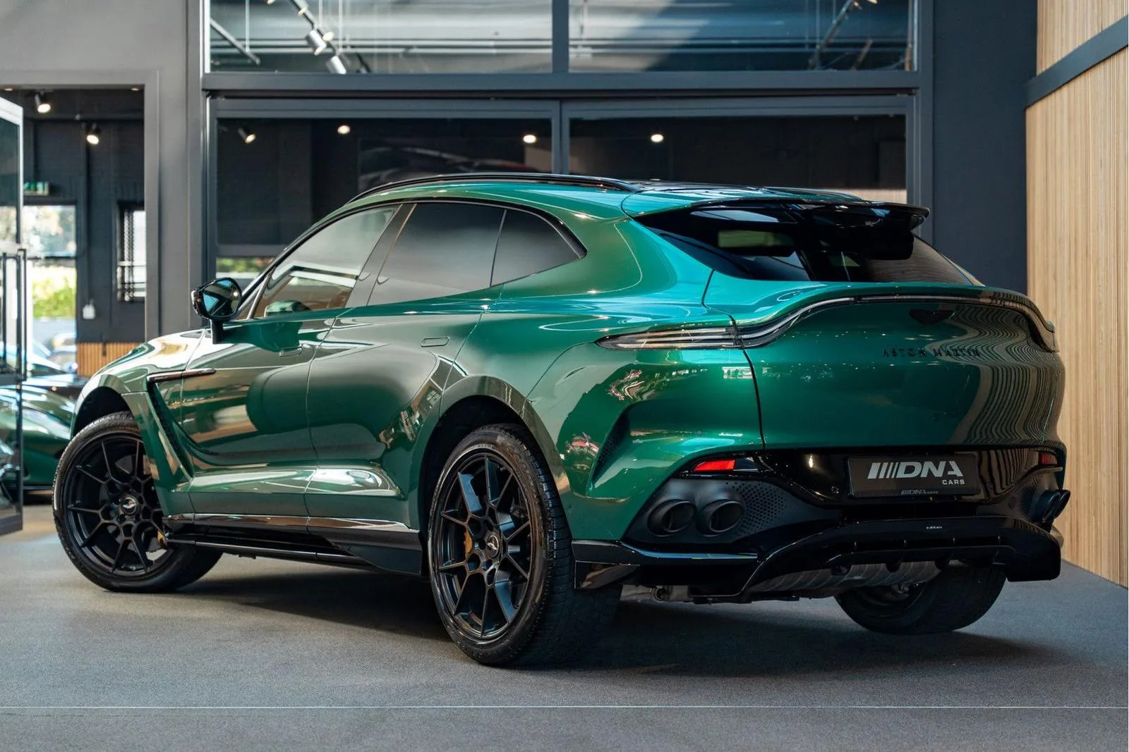 2022 Aston Martin DBX 707, 5/30