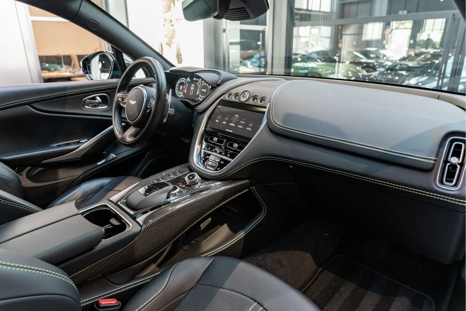2022 Aston Martin DBX 707, 8/30
