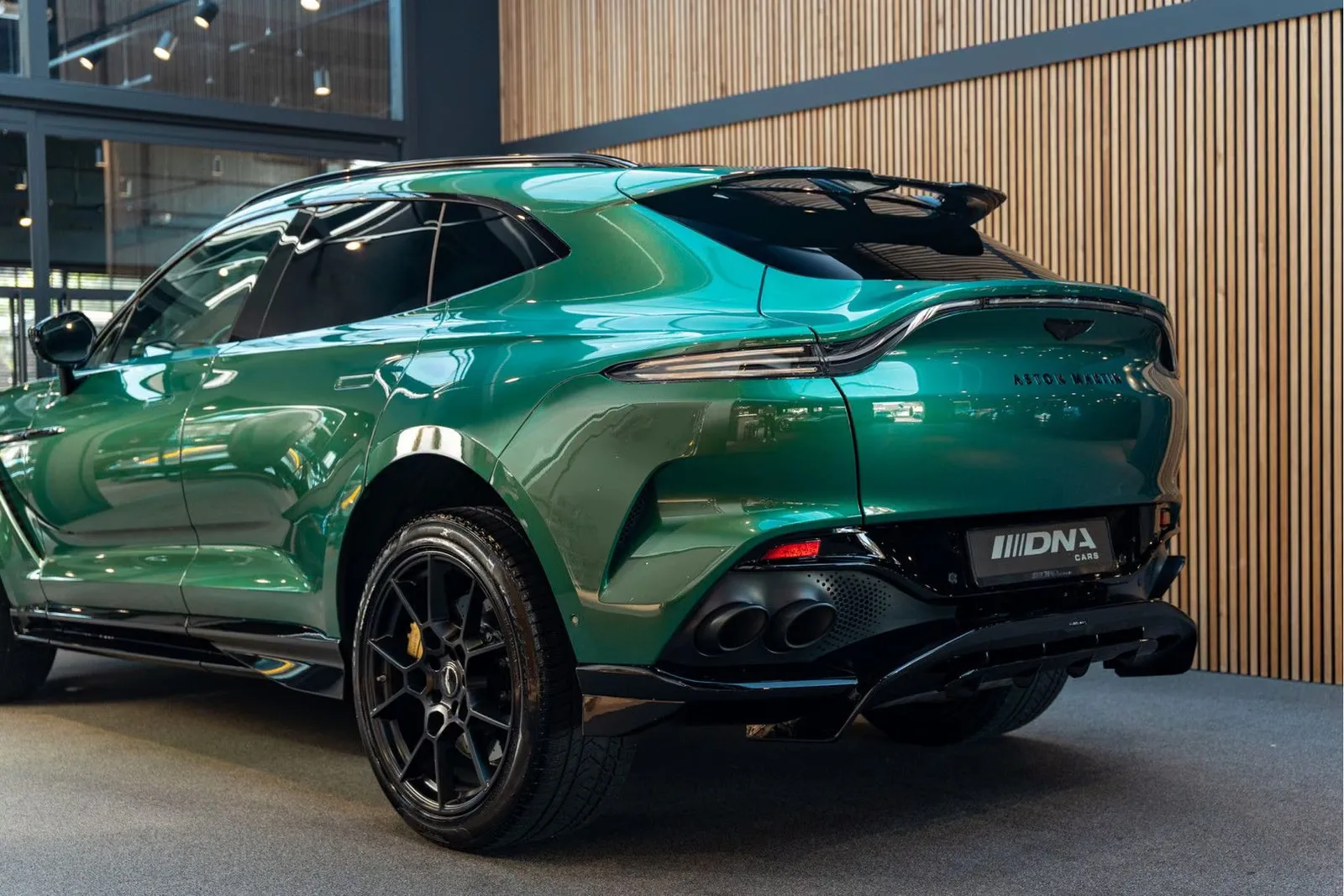2022 Aston Martin DBX 707, 12/30