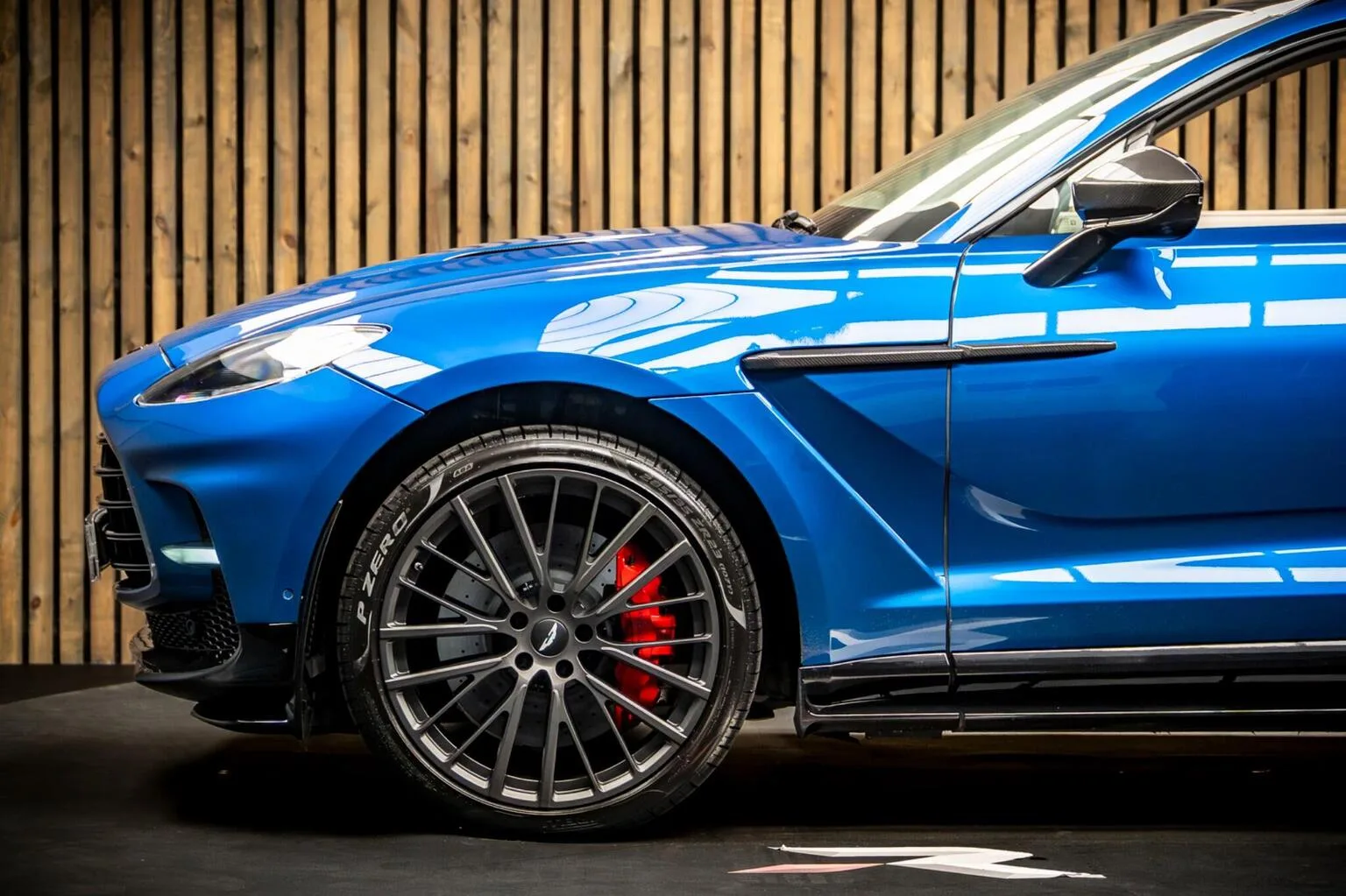 2022 Aston Martin DBX 707, 8/30