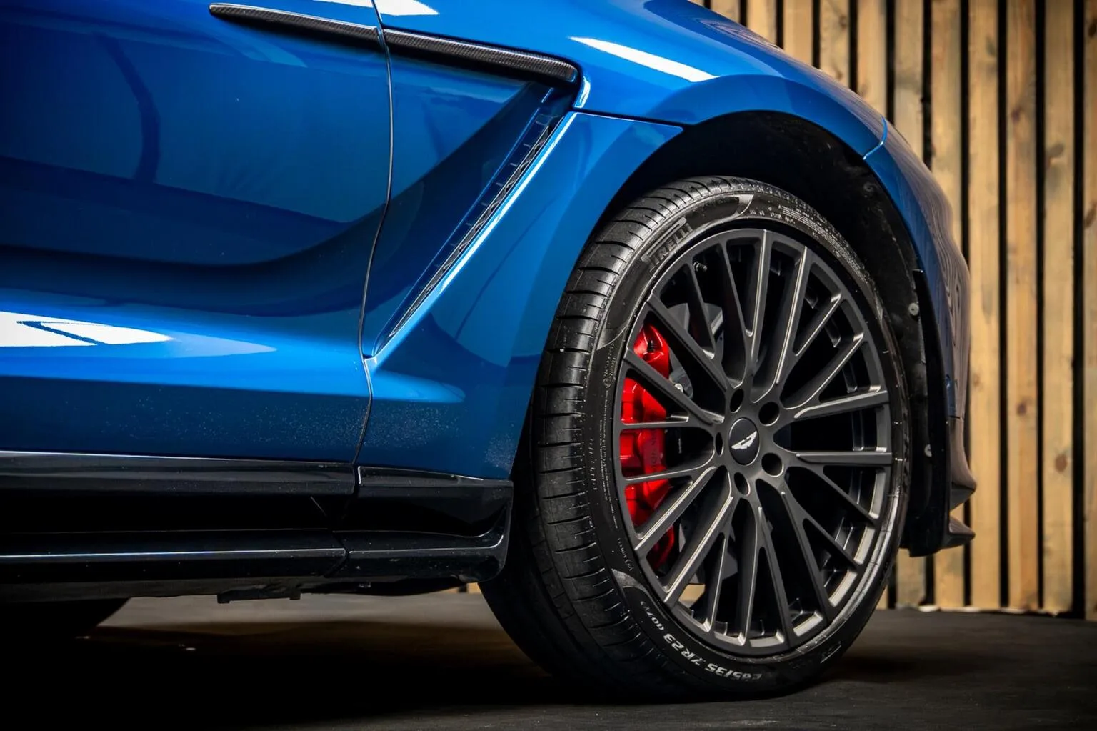 2022 Aston Martin DBX 707, 13/30