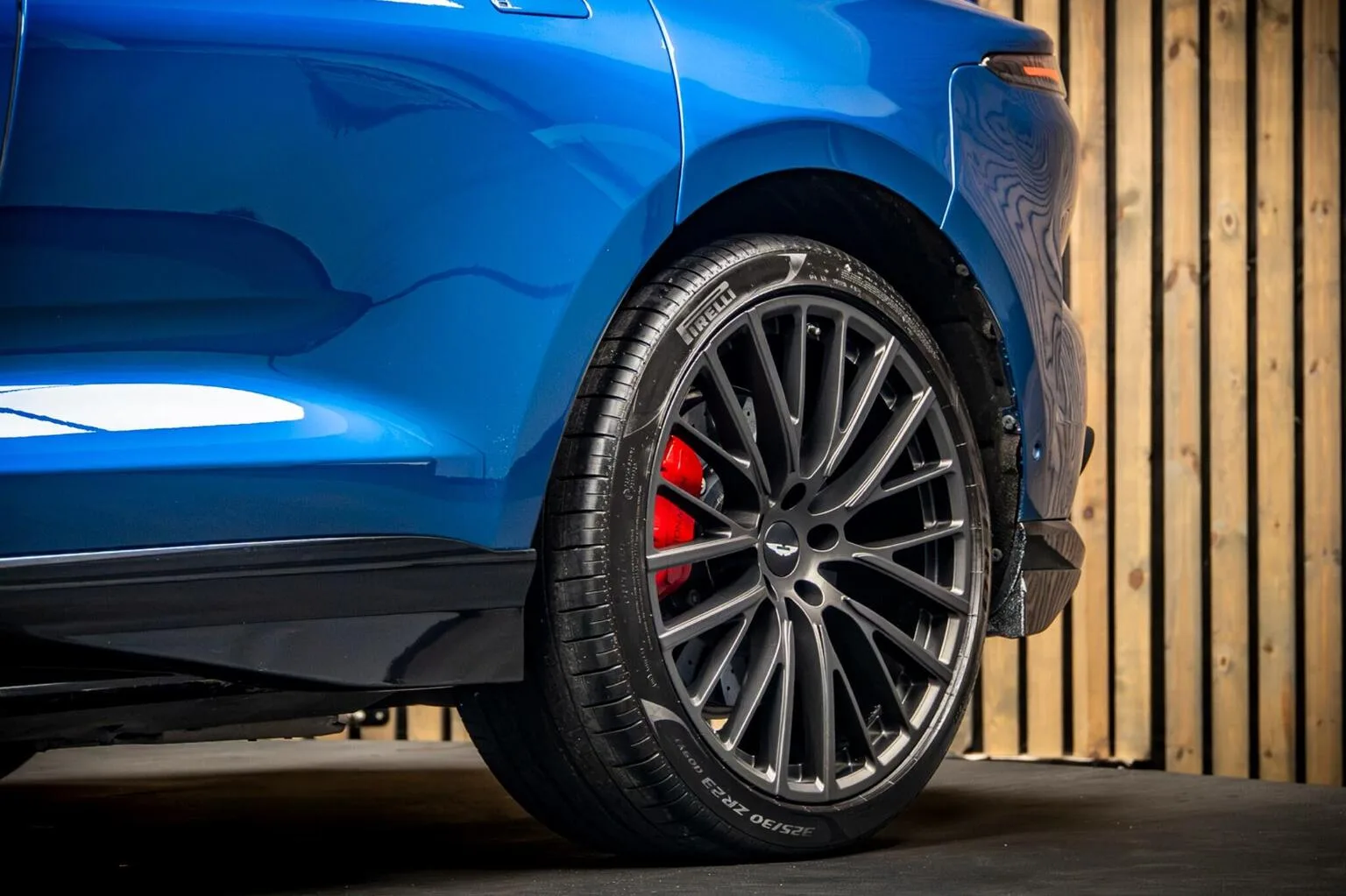2022 Aston Martin DBX 707, 15/30