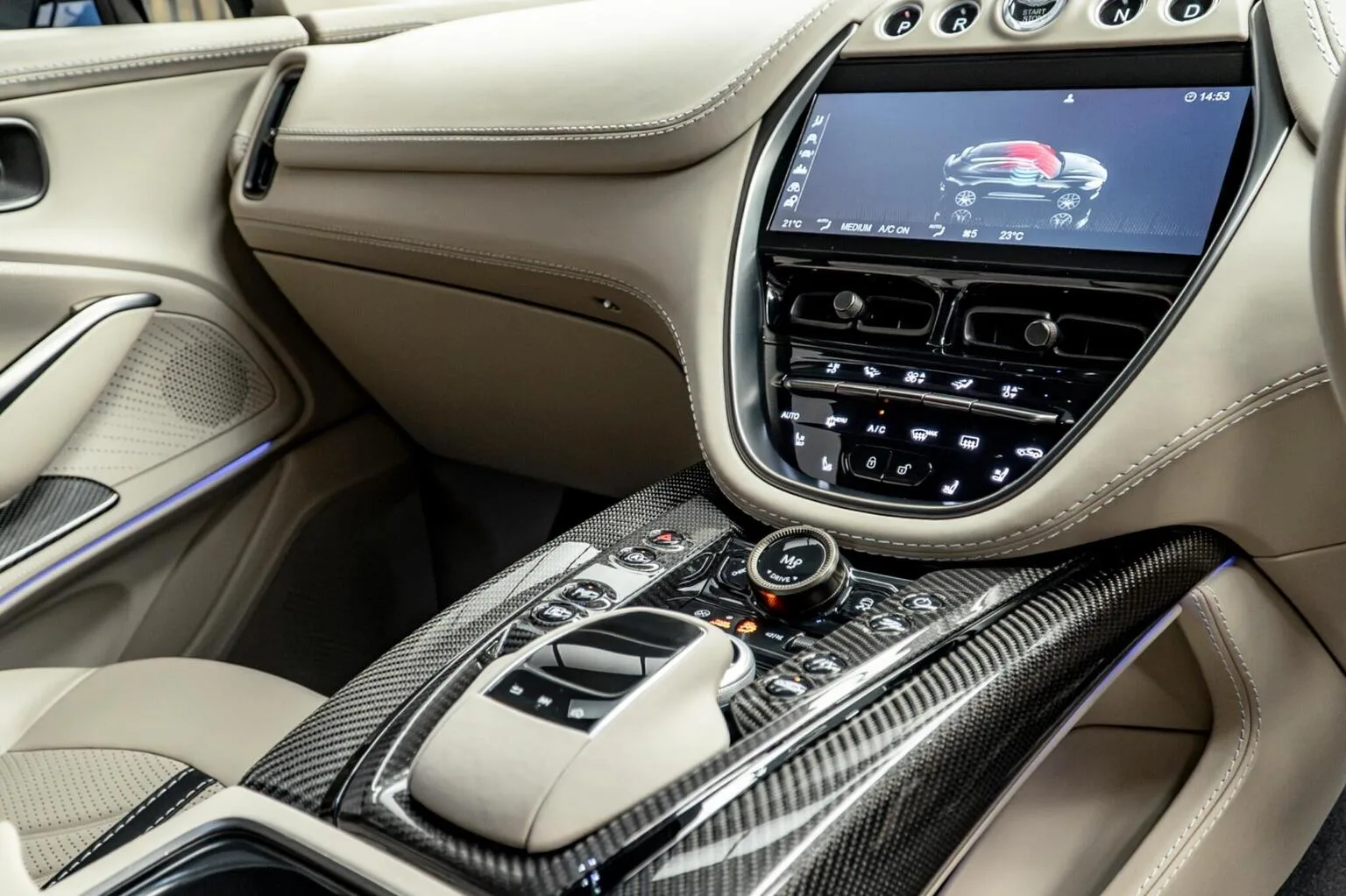 2022 Aston Martin DBX 707, 24/30