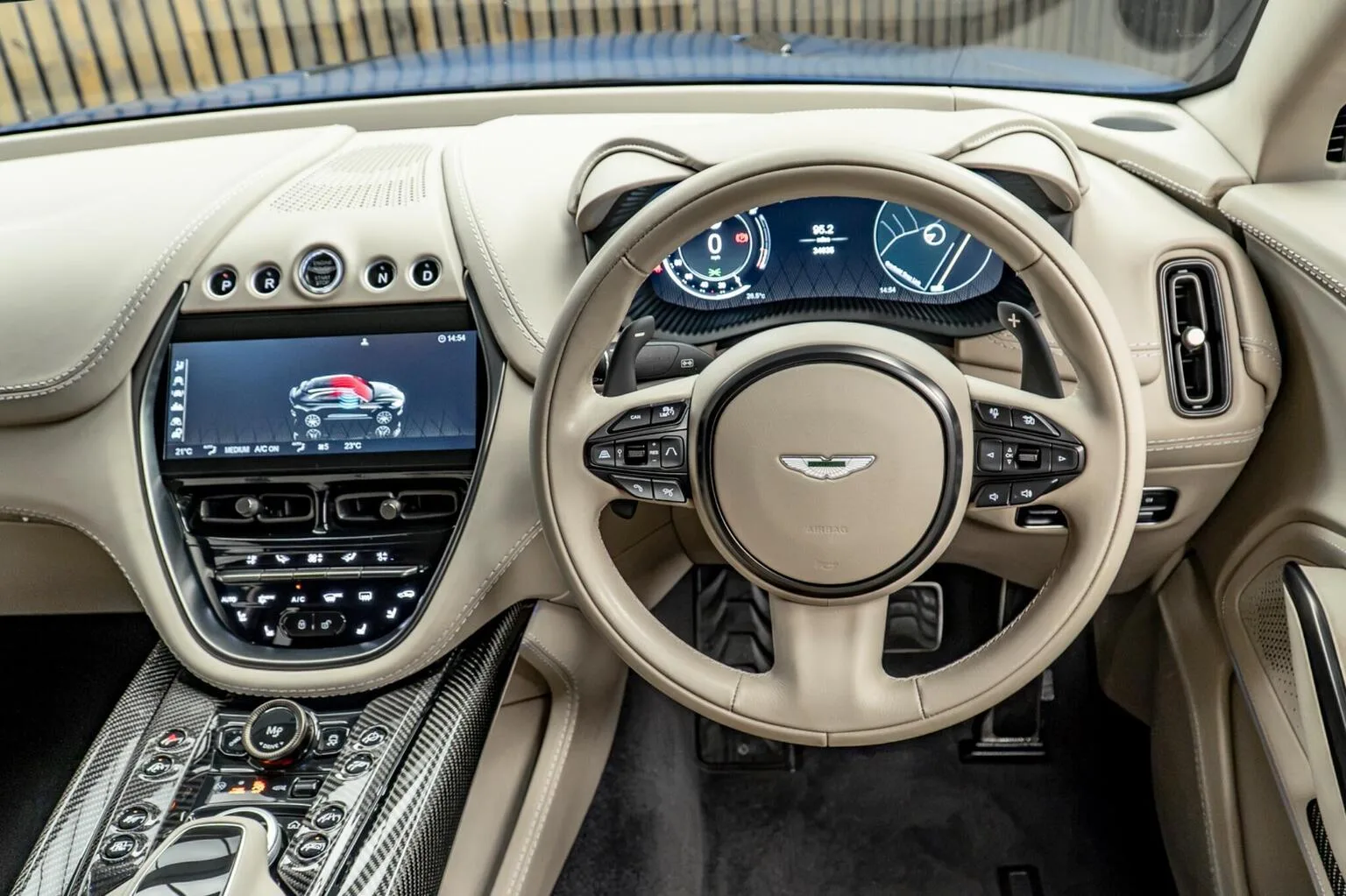 2022 Aston Martin DBX 707, 25/30